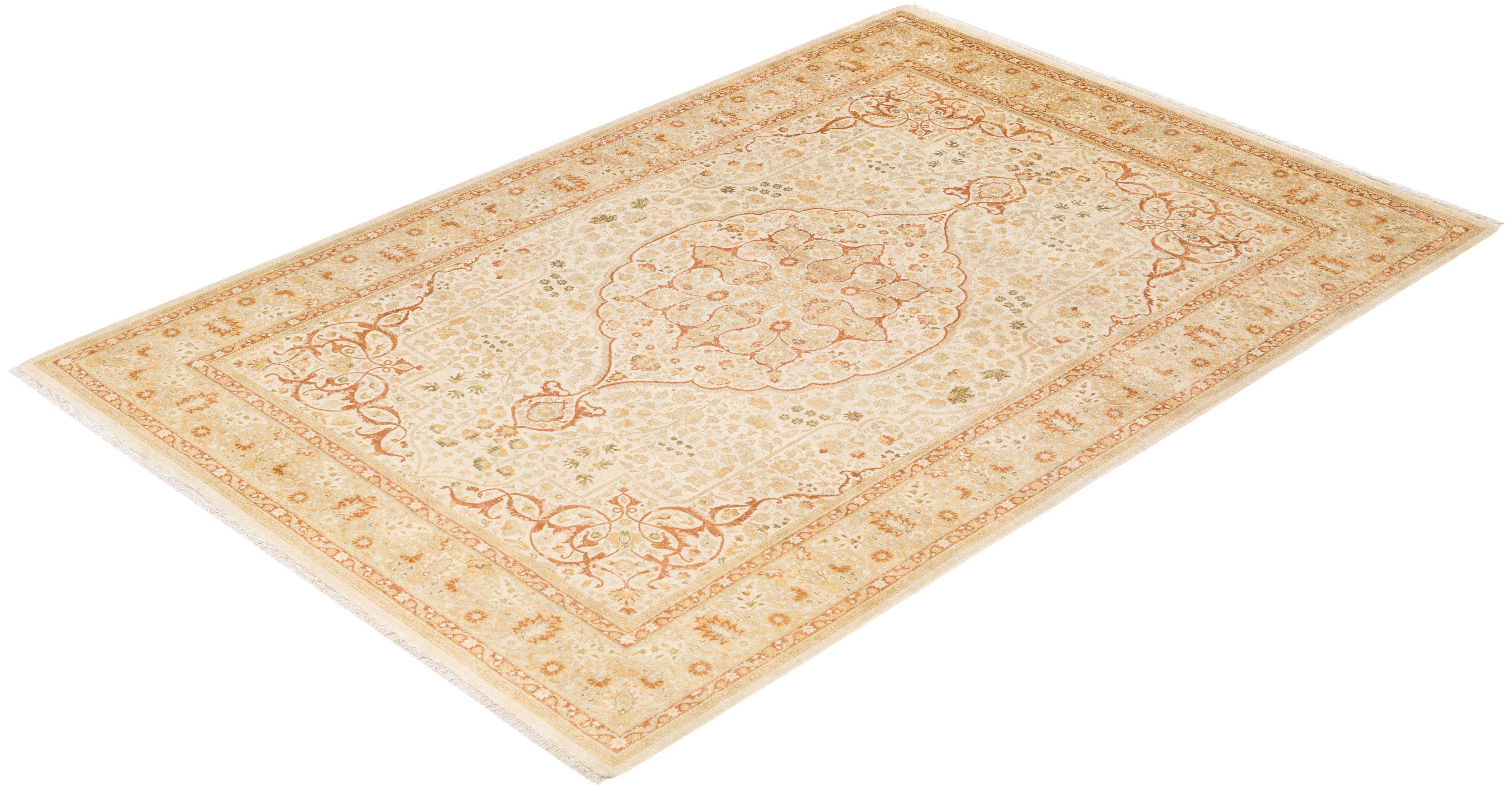 One-of-a-kind Hand Knotted Traditional Floral Mogul Ivory Area Rug For Sale 2