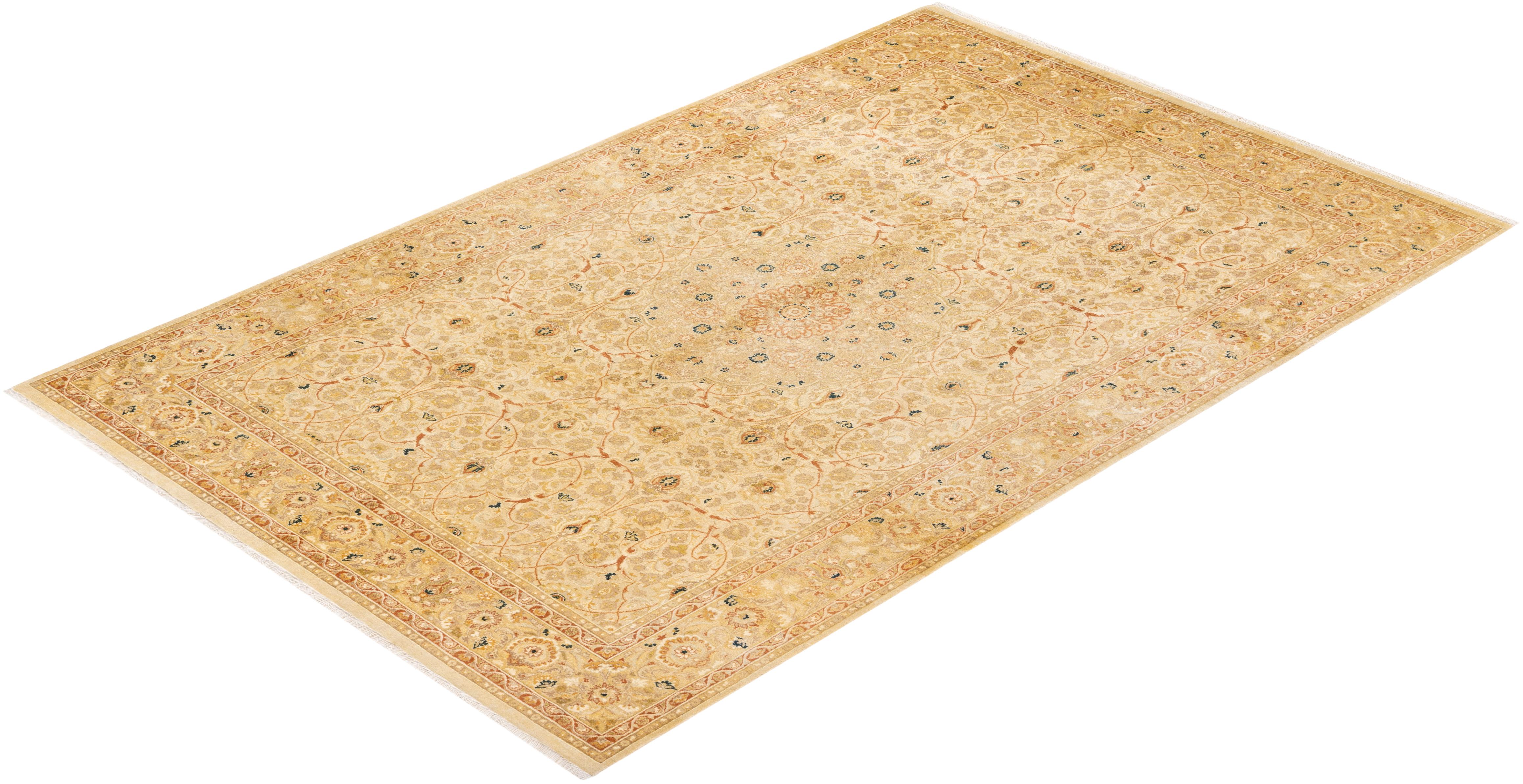 Tapis Mogul ivoire traditionnel noué à la main à motifs floraux uniques en son genre en vente 2