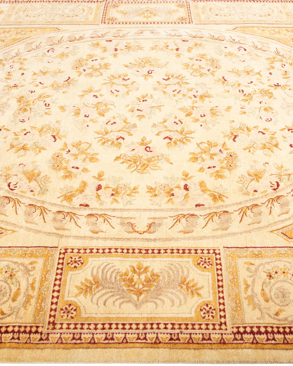 One-of-a-kind Hand Knotted Traditional Floral Mogul Ivory Area Rug In New Condition For Sale In Norwalk, CT