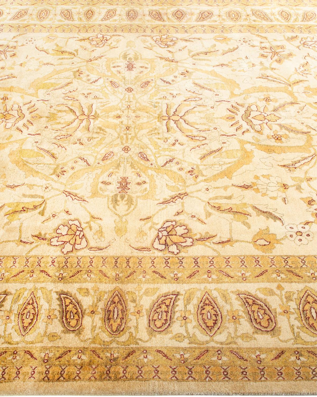 One-of-a-kind Hand Knotted Traditional Floral Mogul Ivory Area Rug In New Condition For Sale In Norwalk, CT