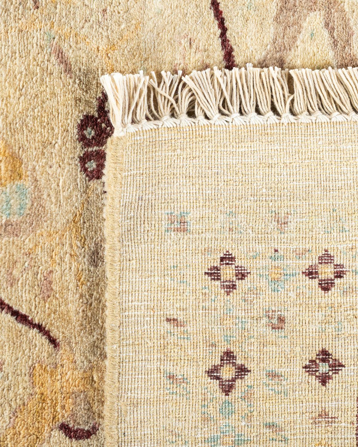 XXIe siècle et contemporain Tapis Mogul ivoire à motifs floraux noués à la main, unique en son genre, 2,69 m x 3,68 m en vente
