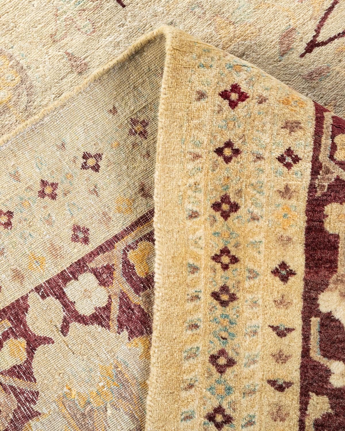Laine Tapis Mogul ivoire à motifs floraux noués à la main, unique en son genre, 2,69 m x 3,68 m en vente