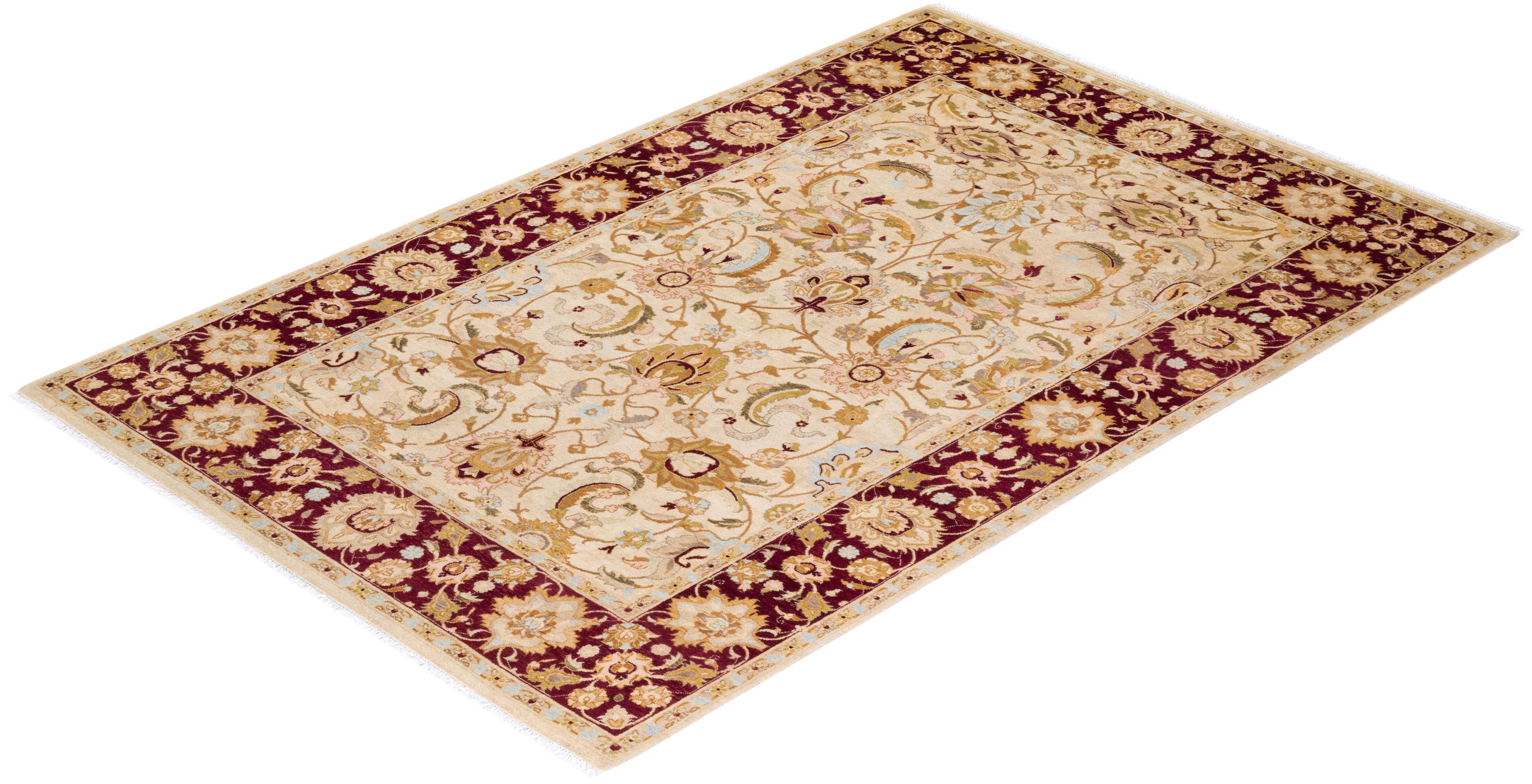 Tapis Mogul ivoire traditionnel à fleurs noué à la main One of Kind en vente 2
