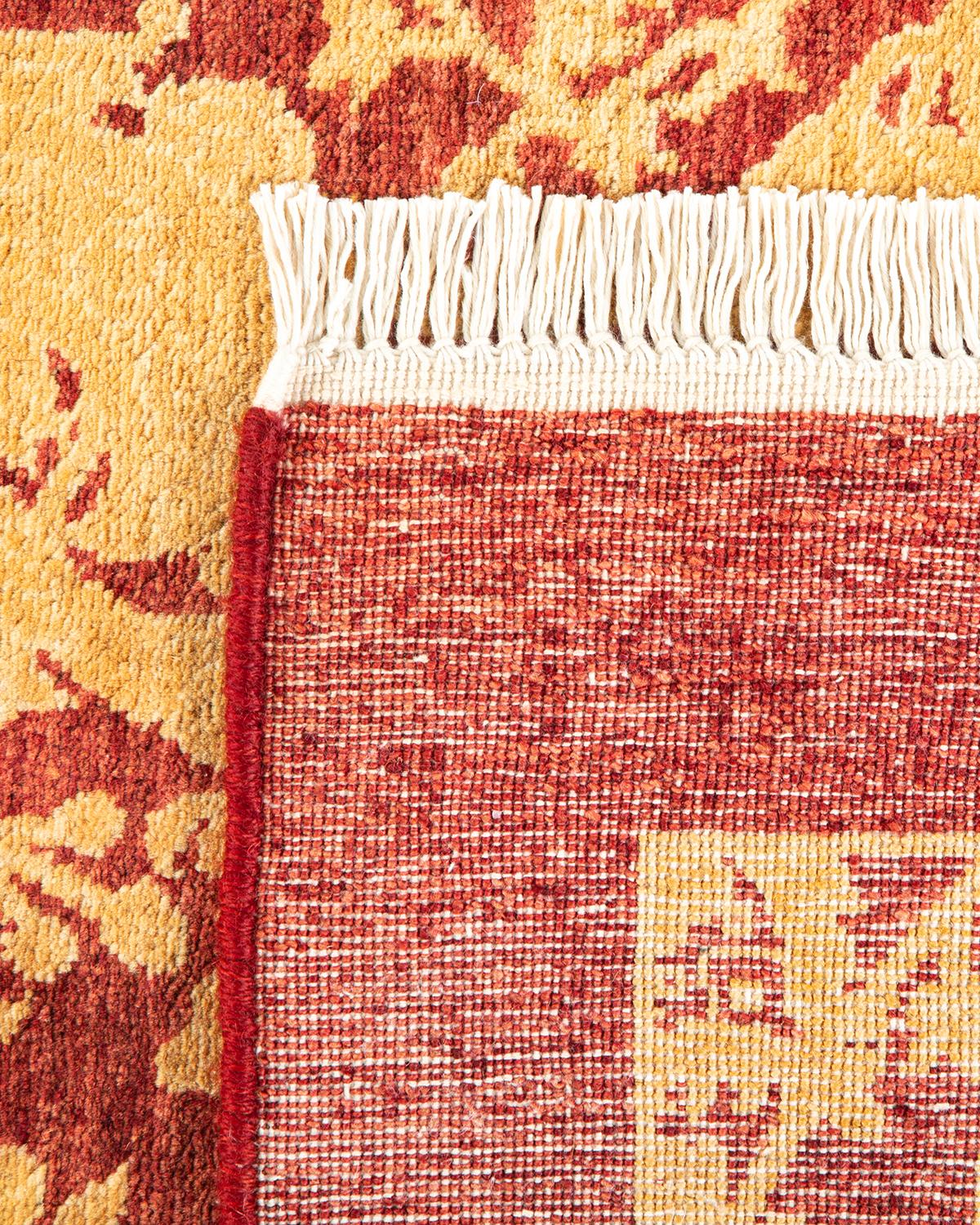 XXIe siècle et contemporain Tapis Mogul rouge traditionnel noué à la main à motifs floraux, unique en son genre en vente