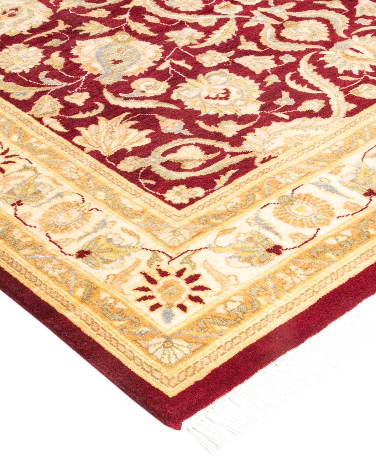 Die Teppiche der Mogul-Kollektion bringen mit ihren zurückhaltenden Farben und Allover-Mustern zeitlose Eleganz in jeden Raum. Beeinflusst von einem Spektrum türkischer, indischer und persischer Designs, lassen die Kunsthandwerker, die diese