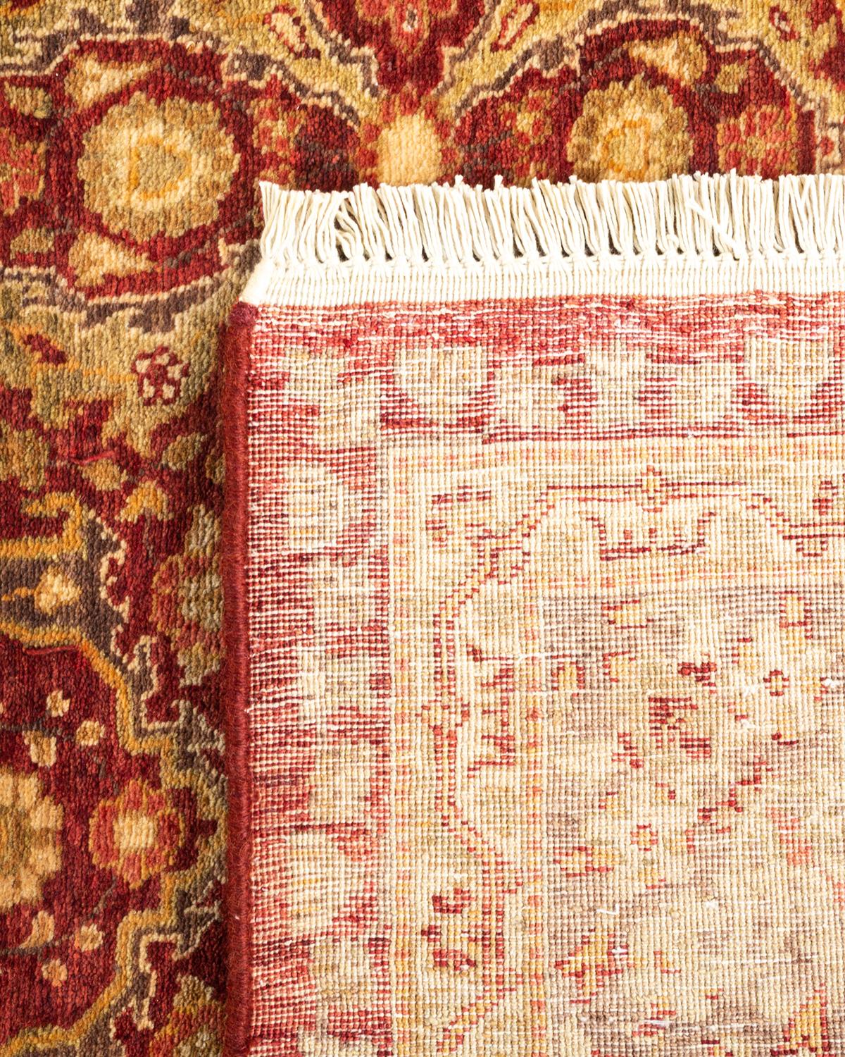 XXIe siècle et contemporain Tapis Mogul rouge traditionnel noué à la main à motifs floraux, unique en son genre