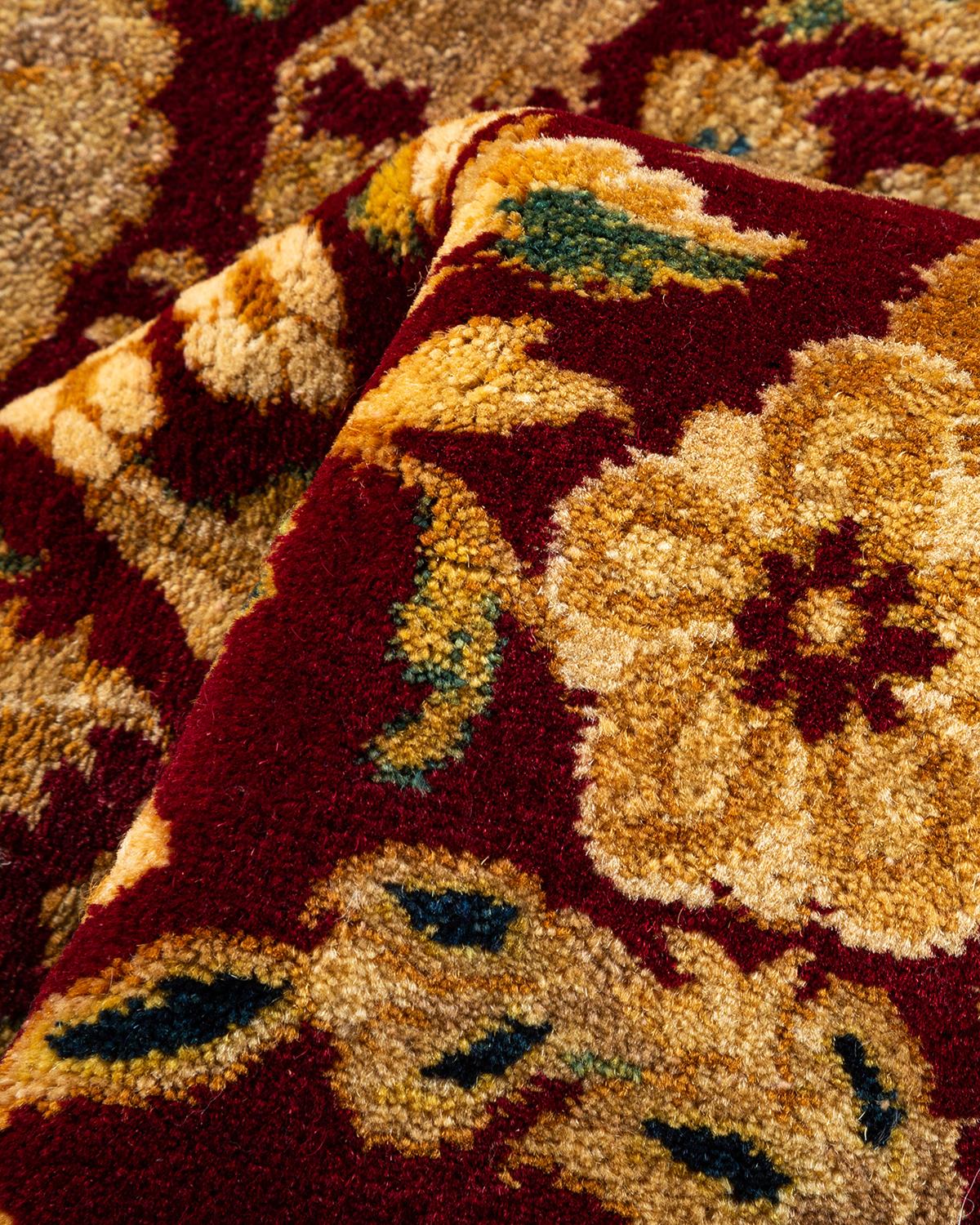 Alfombra Mogul Tradicional Floral Roja Anudada a Mano Única en su Género en venta 1