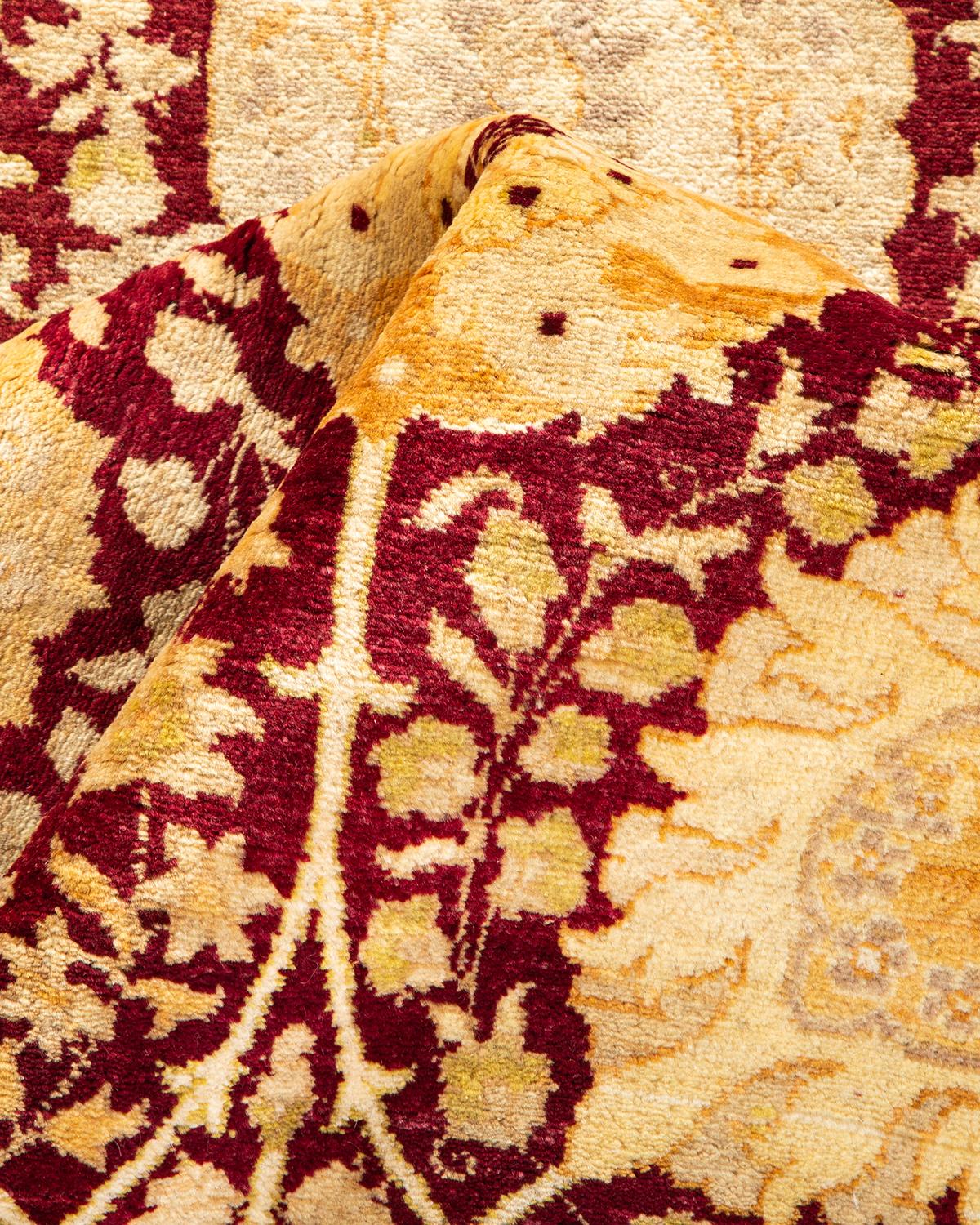 Alfombra única anudada a mano con motivos florales tradicionales Mogul roja en venta 1
