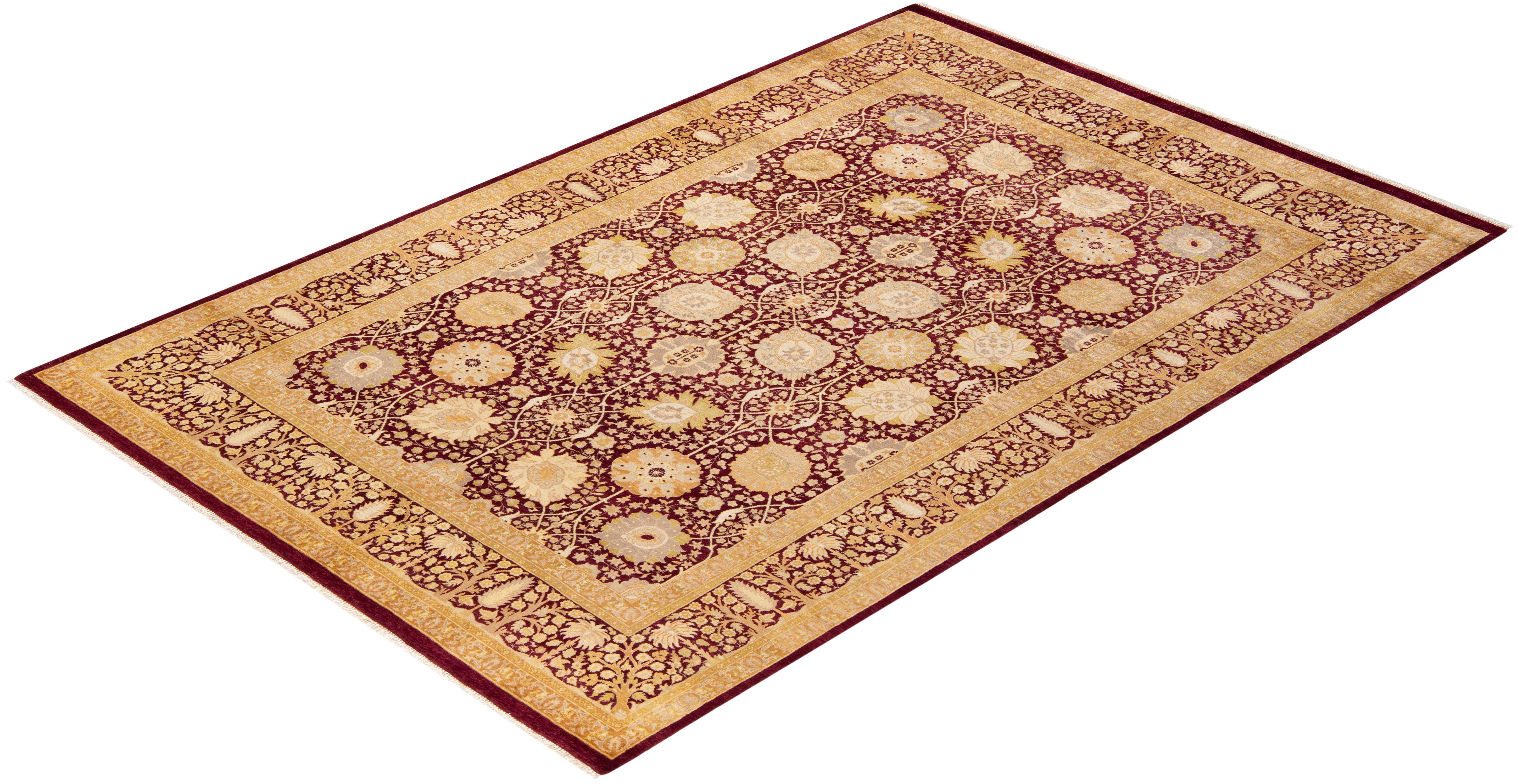 Alfombra única anudada a mano con motivos florales tradicionales Mogul roja en venta 2