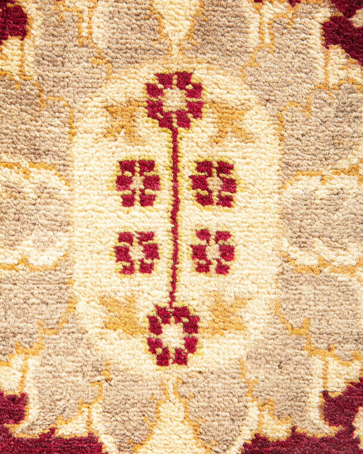 Alfombra única anudada a mano con motivos florales tradicionales Mogul roja Pakistaní en venta