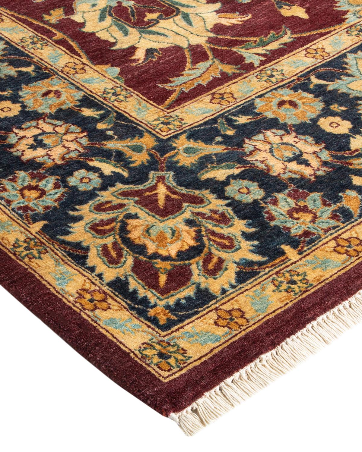 Avec leurs palettes discrètes et leurs motifs à l'envers, les tapis de la collection Mogul apporteront une sophistication intemporelle à n'importe quelle pièce. Influencés par un éventail de motifs turcs, indiens et persans, les artisans qui tissent