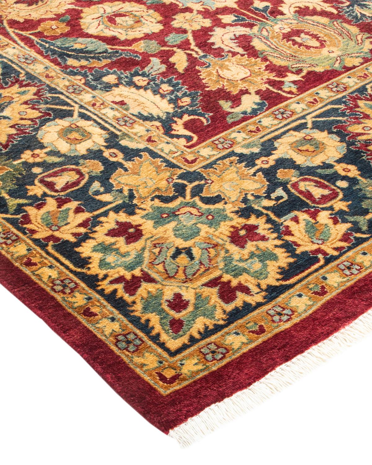 Avec leurs palettes discrètes et leurs motifs à l'envers, les tapis de la collection Mogul apporteront une sophistication intemporelle à n'importe quelle pièce. Influencés par un éventail de motifs turcs, indiens et persans, les artisans qui tissent
