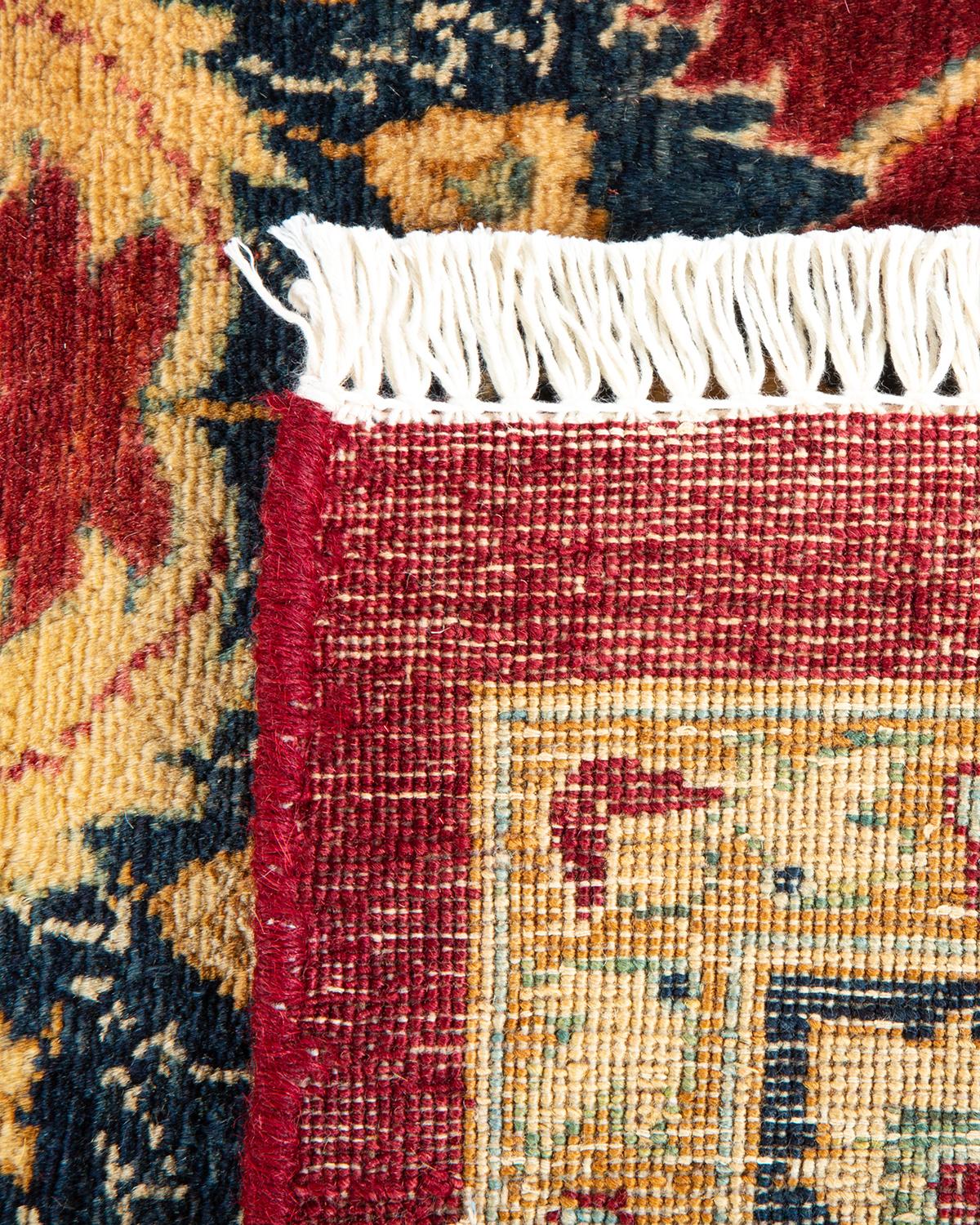 XXIe siècle et contemporain Tapis Mogul rouge traditionnel noué à la main à motifs floraux, unique en son genre