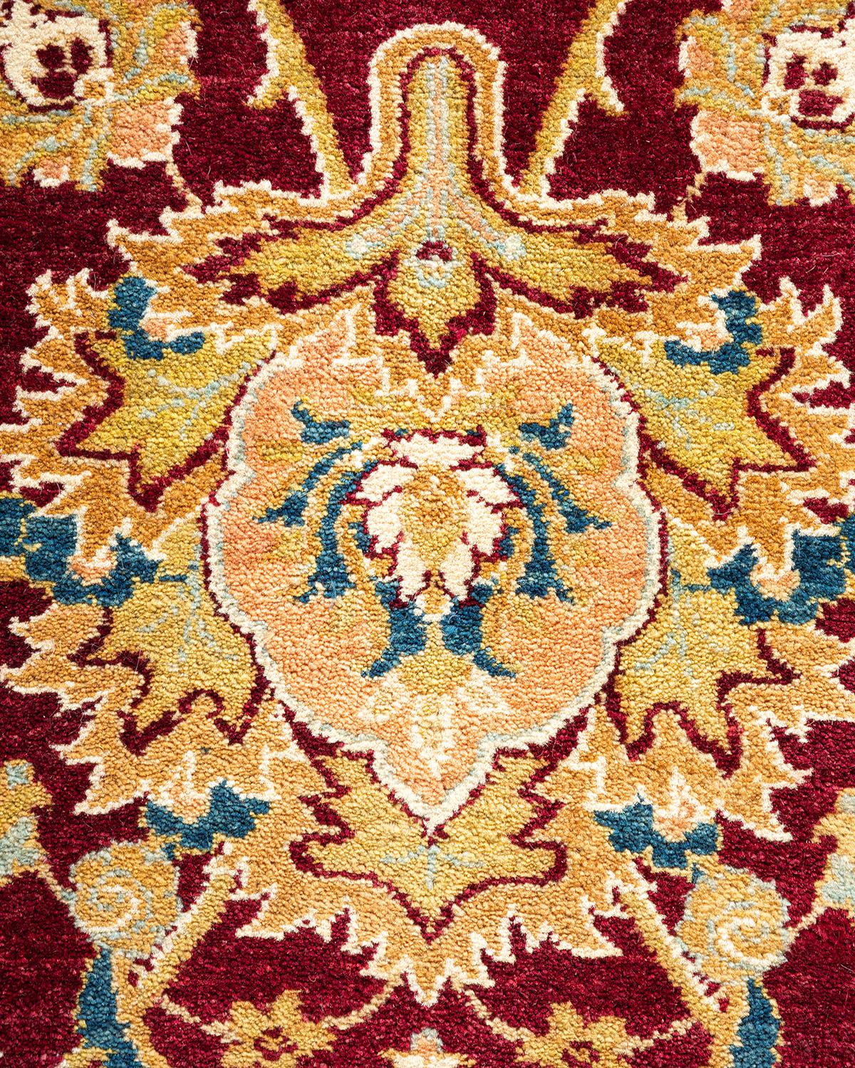 Handgeknüpfter, traditioneller, geblümter Mogul-Roter Teppich, Unikat (Pakistanisch) im Angebot