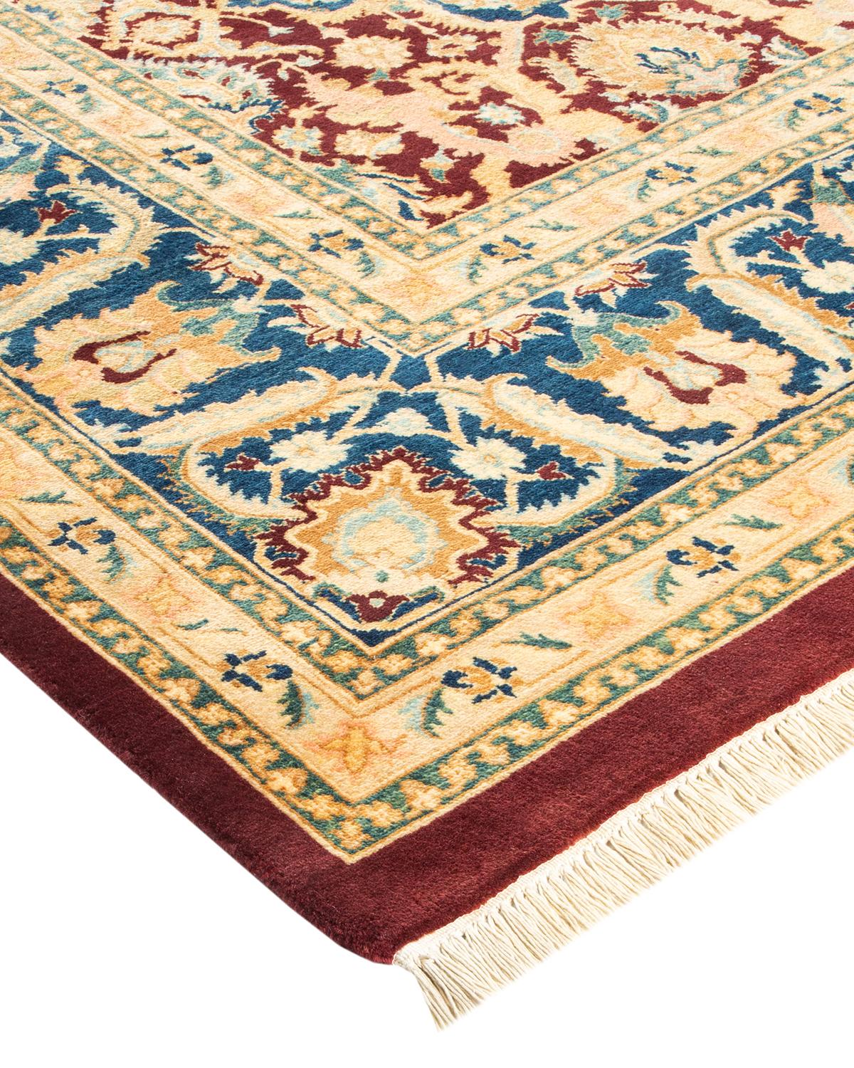 Avec leurs palettes discrètes et leurs motifs à l'envers, les tapis de la collection Mogul apporteront une sophistication intemporelle à n'importe quelle pièce. Influencés par un éventail de motifs turcs, indiens et persans, les artisans qui tissent