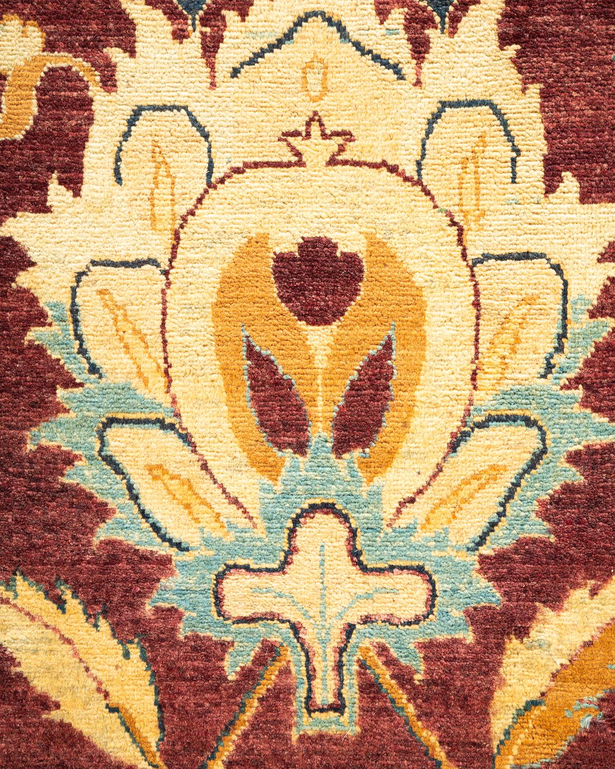 Handgeknüpfter, traditioneller, geblümter Mogul-Roter Teppich, Unikat (Pakistanisch) im Angebot