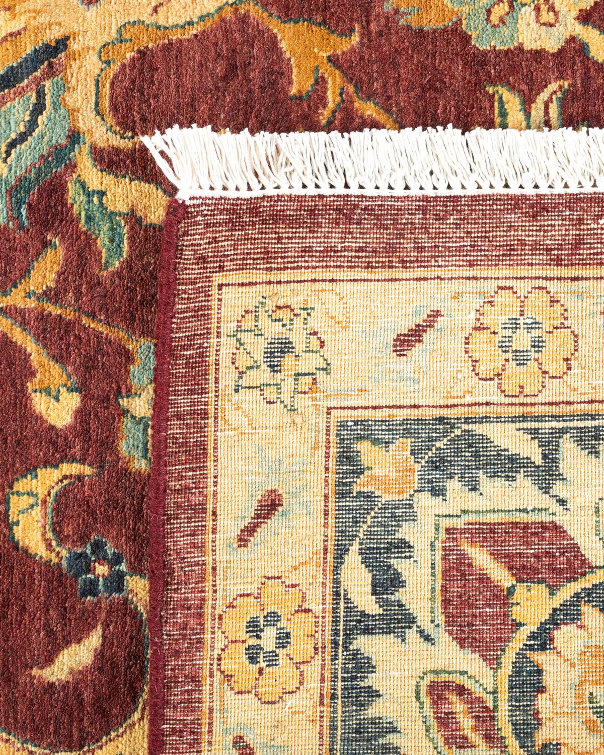 Handgeknüpfter, traditioneller, geblümter Mogul-Roter Teppich, Unikat (21. Jahrhundert und zeitgenössisch) im Angebot