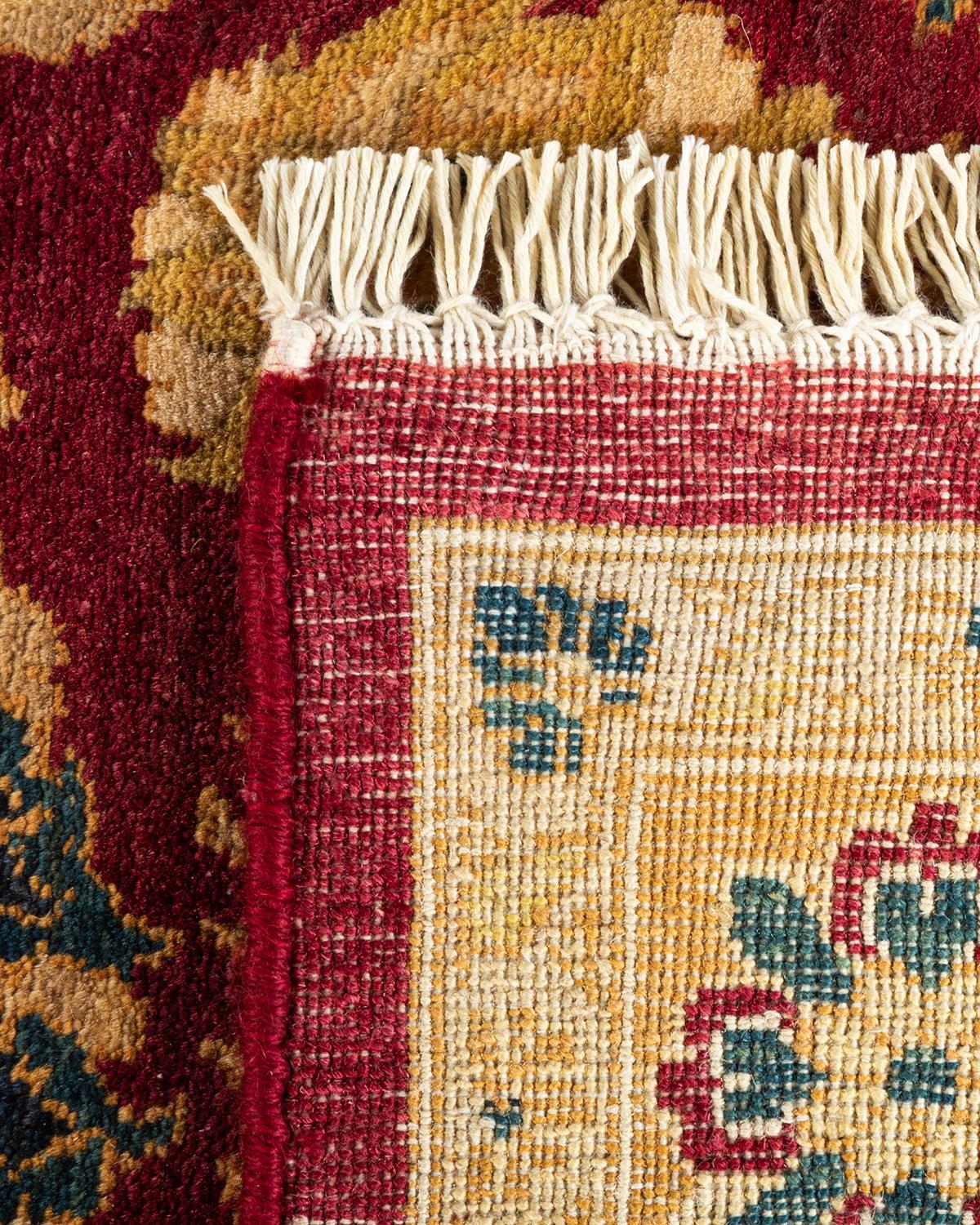 Handgeknüpfter, traditioneller, geblümter Mogul-Roter Teppich, Unikat (21. Jahrhundert und zeitgenössisch) im Angebot