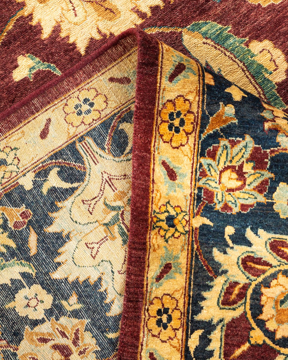 Handgeknüpfter, traditioneller, geblümter Mogul-Roter Teppich, Unikat (Wolle) im Angebot