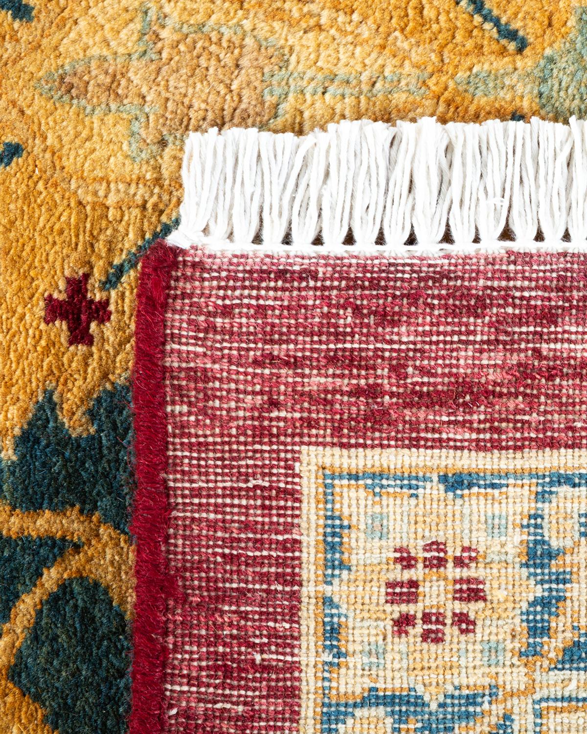 XXIe siècle et contemporain Tapis Mogul rouge traditionnel noué à la main à motifs floraux, unique en son genre en vente
