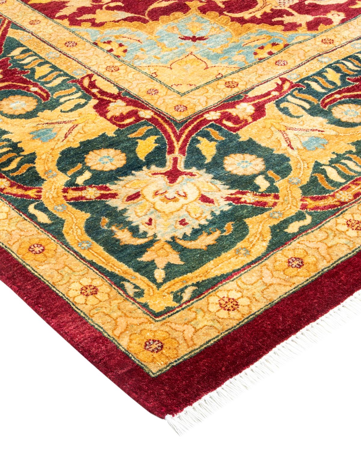 Die Teppiche der Mogul-Kollektion bringen mit ihren zurückhaltenden Farben und Allover-Mustern zeitlose Eleganz in jeden Raum. Beeinflusst von einem Spektrum türkischer, indischer und persischer Designs, lassen die Kunsthandwerker, die diese