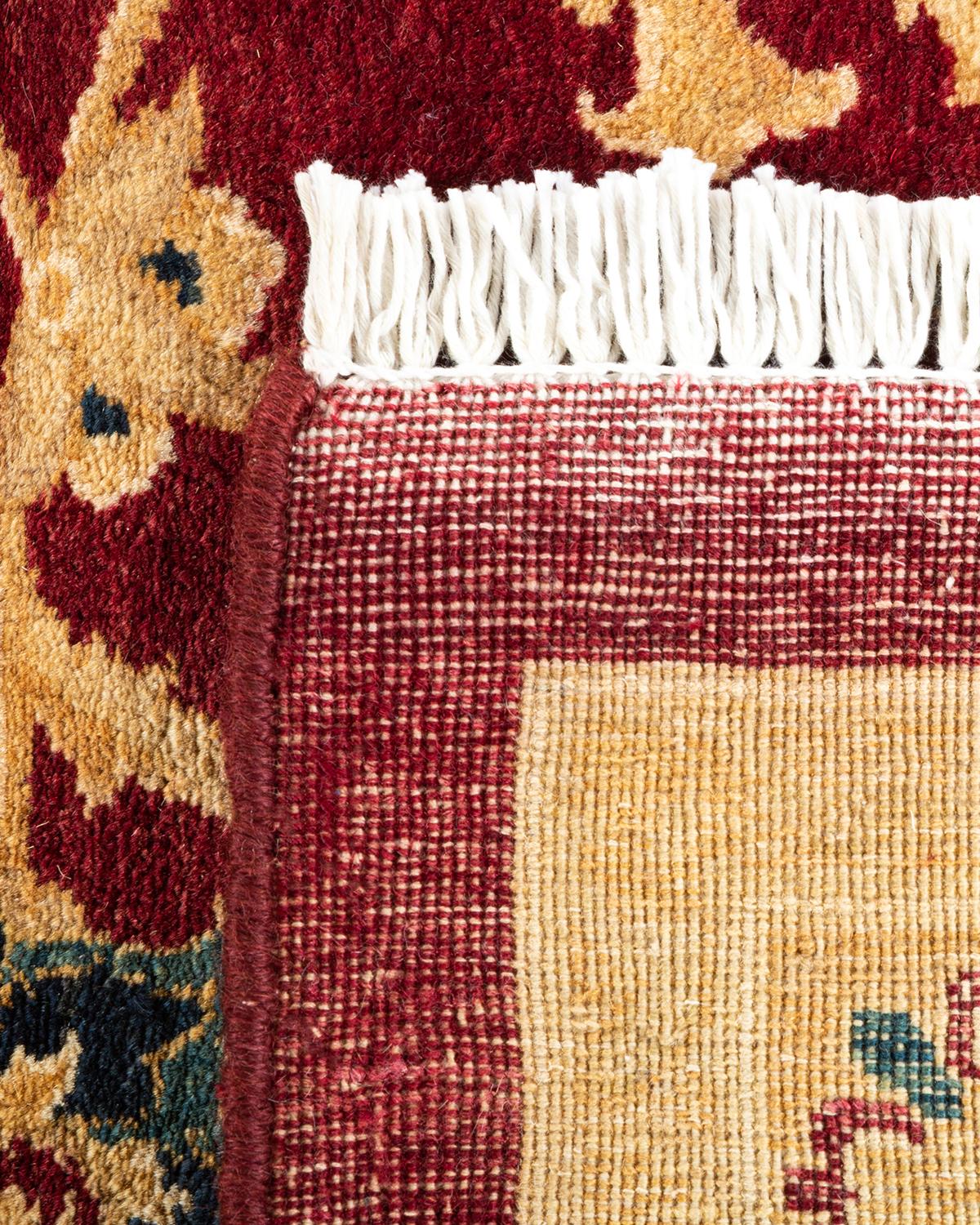 XXIe siècle et contemporain Tapis Mogul rouge traditionnel noué à la main à motifs floraux, unique en son genre en vente