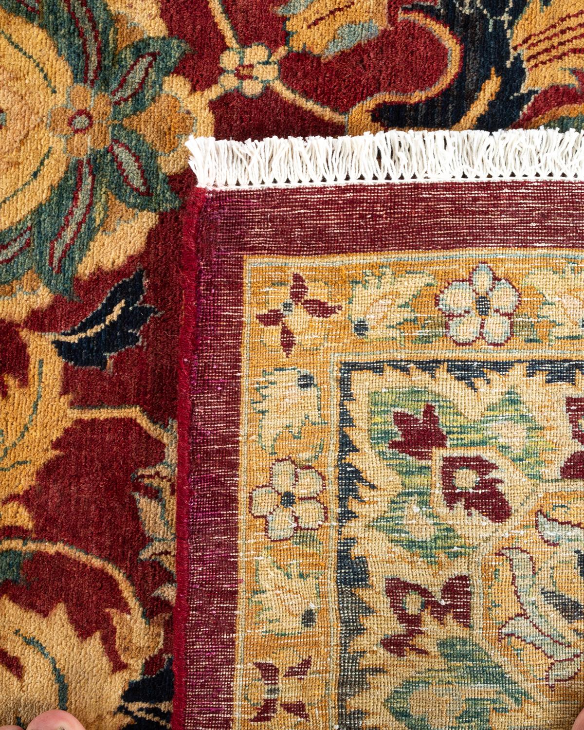 XXIe siècle et contemporain Tapis Mogul rouge traditionnel noué à la main à motifs floraux, unique en son genre