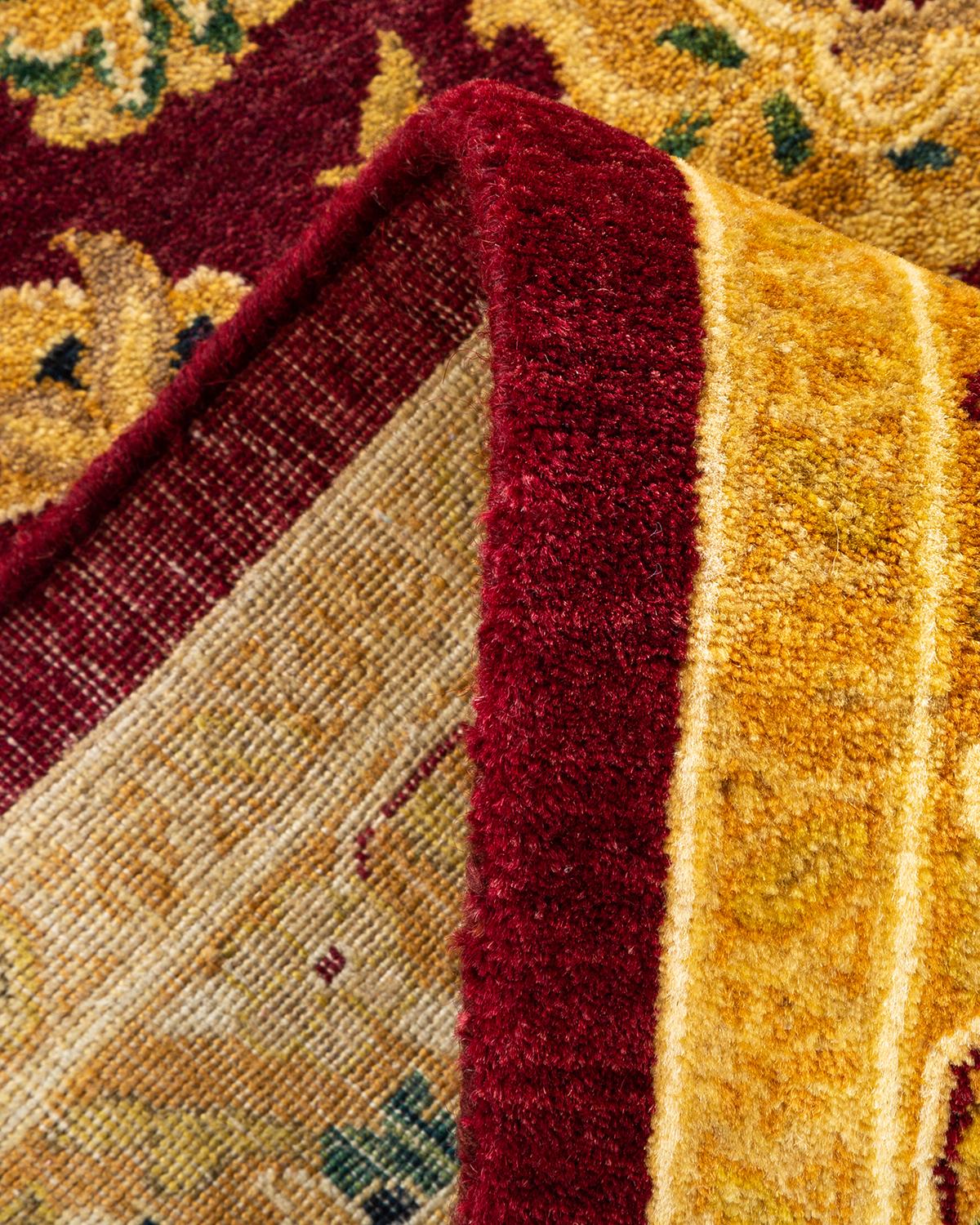 Handgeknüpfter, traditioneller, geblümter Mogul-Roter Teppich, Unikat (Wolle) im Angebot