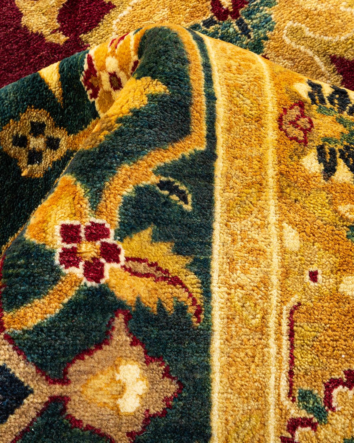 Handgeknüpfter, traditioneller, geblümter Mogul-Roter Teppich, Unikat im Angebot 1