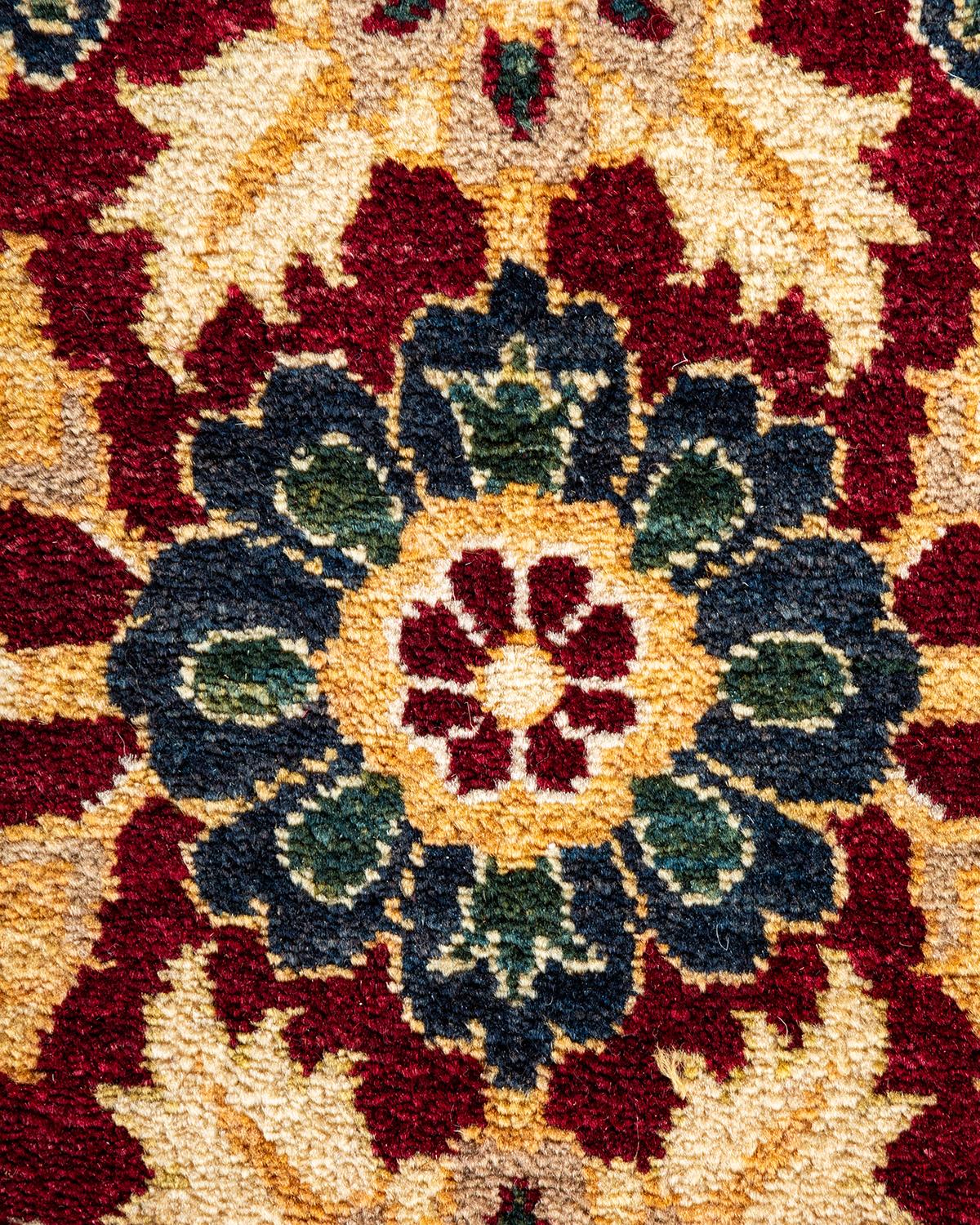 Handgeknüpfter, traditioneller, geblümter Mogul-Roter Teppich, Unikat (Pakistanisch) im Angebot
