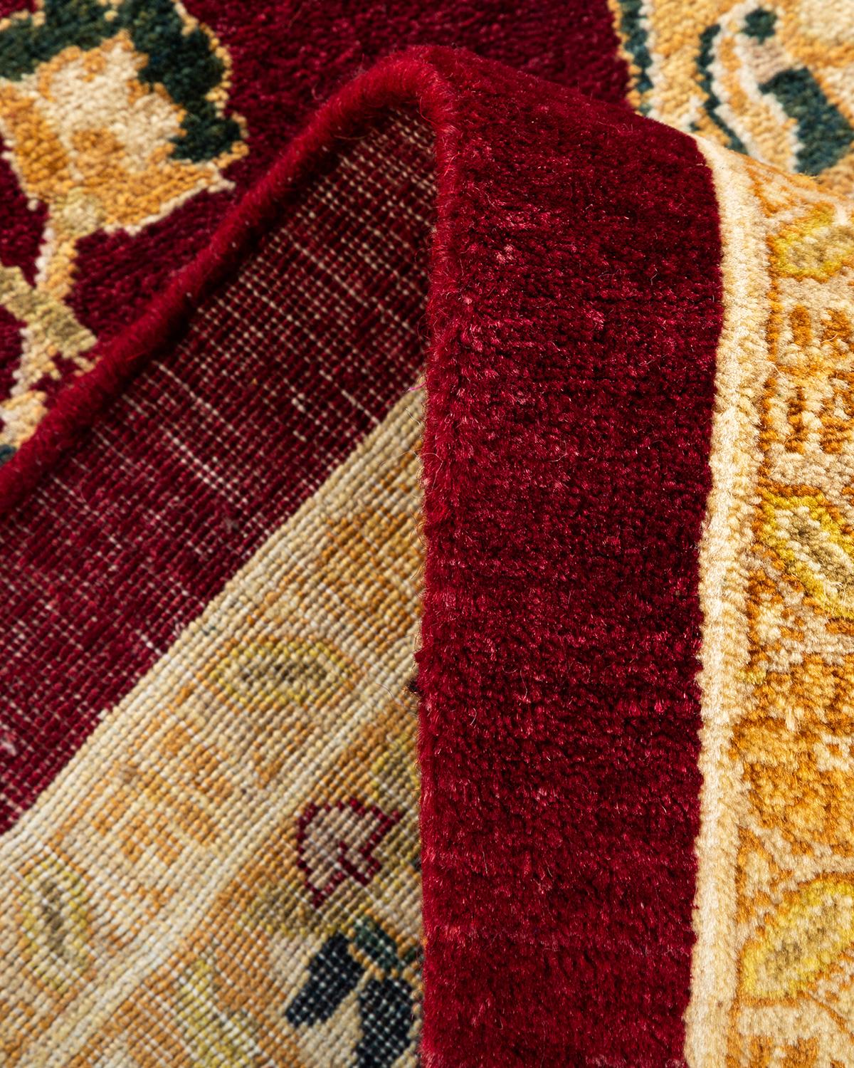 Handgeknüpfter, traditioneller, geblümter Mogul-Roter Teppich, Unikat (Wolle) im Angebot