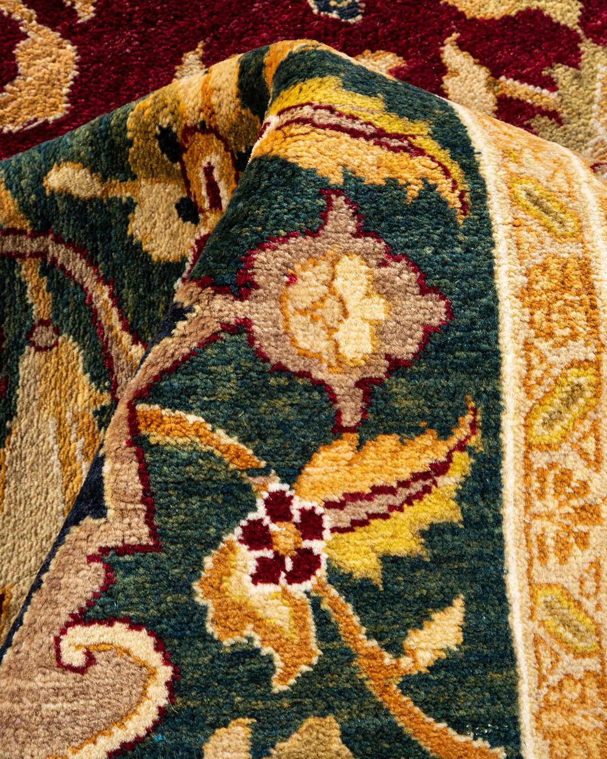 Handgeknüpfter, traditioneller, geblümter Mogul-Roter Teppich, Unikat im Angebot 1