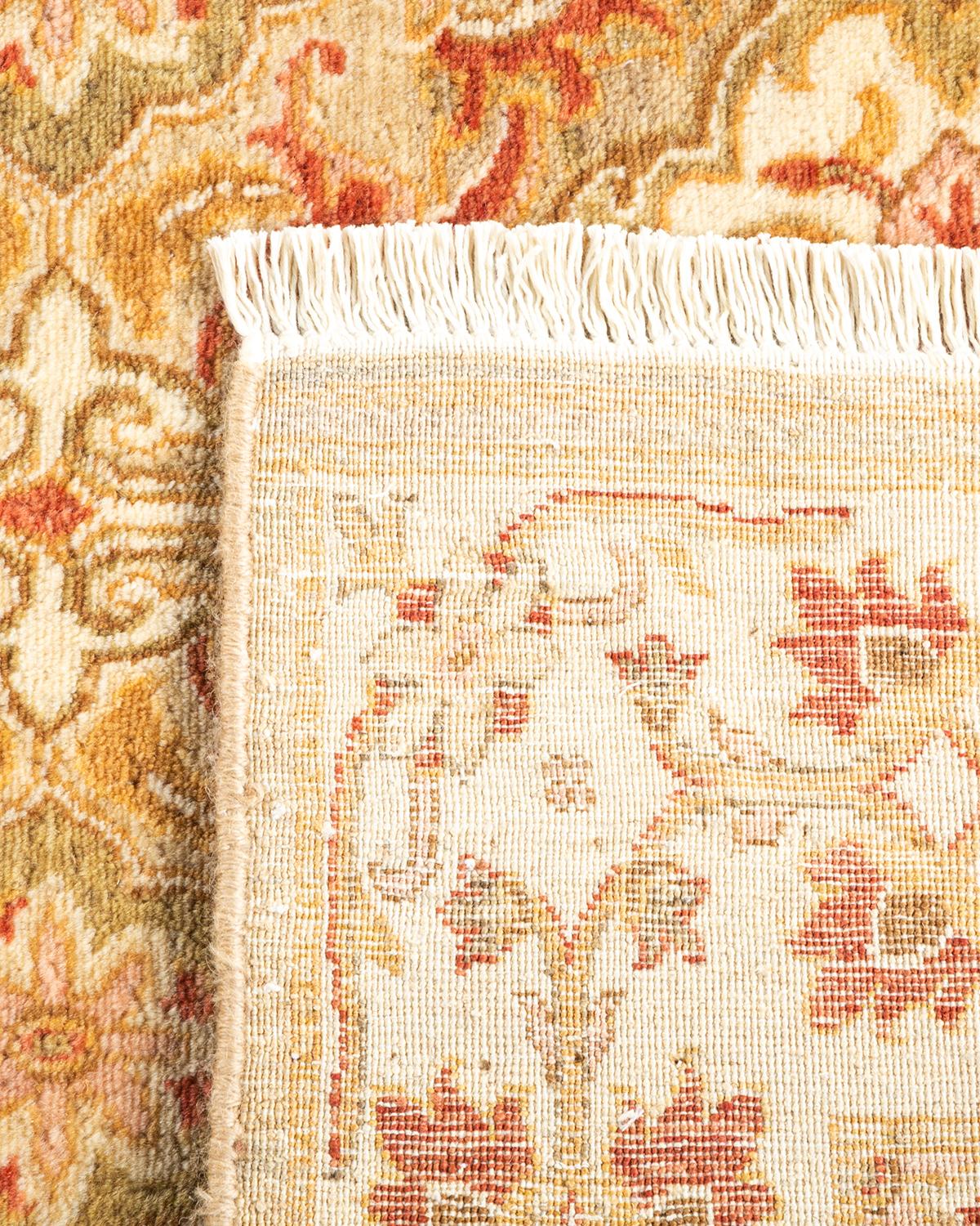Alfombra tradicional Ikat Mogul marfil anudada a mano única en su género Siglo XXI y contemporáneo en venta