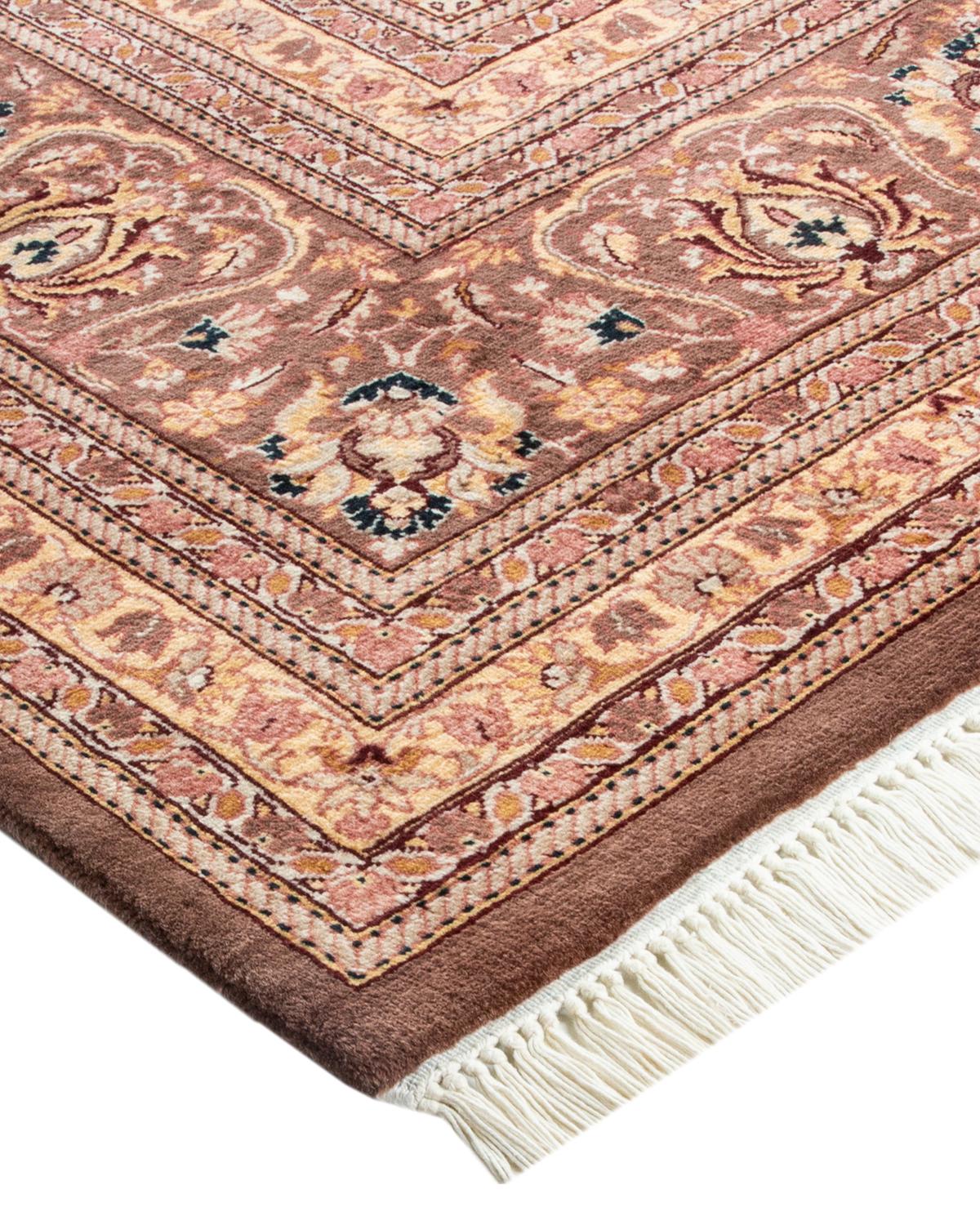 Avec leurs palettes discrètes et leurs motifs allover, les tapis de la collection Mogul apporteront une sophistication intemporelle à n'importe quelle pièce. Influencés par un éventail de motifs turcs, indiens et persans, les artisans qui tissent à