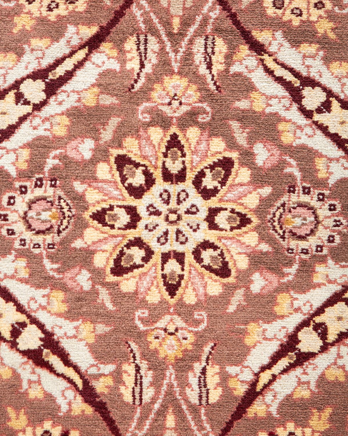 Pakistanais Tapis traditionnel brun Mogul noué à la main, unique en son genre en vente