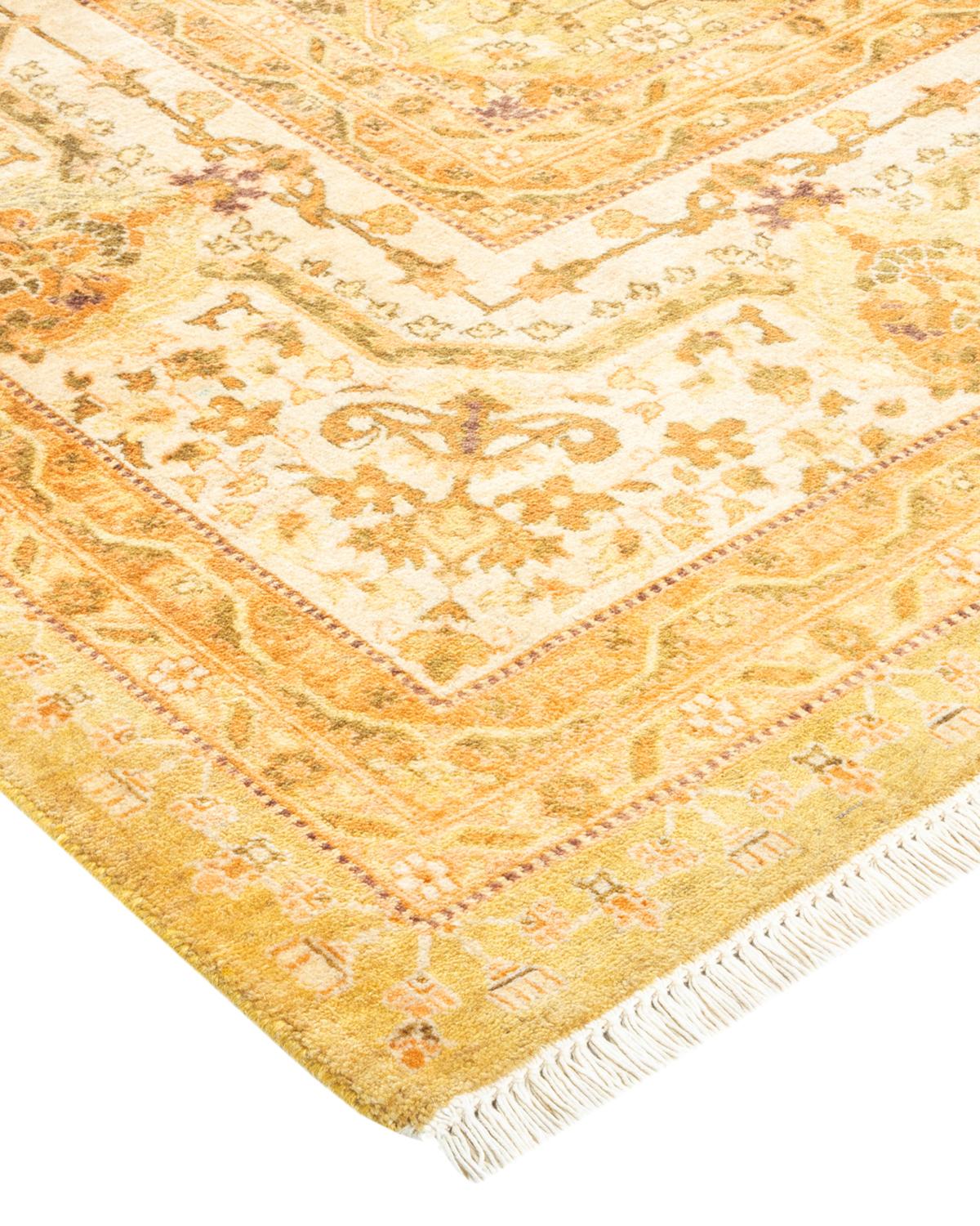 Avec leurs palettes discrètes et leurs motifs allover, les tapis de la collection Mogul apporteront une sophistication intemporelle à n'importe quelle pièce. Influencés par un éventail de motifs turcs, indiens et persans, les artisans qui tissent à
