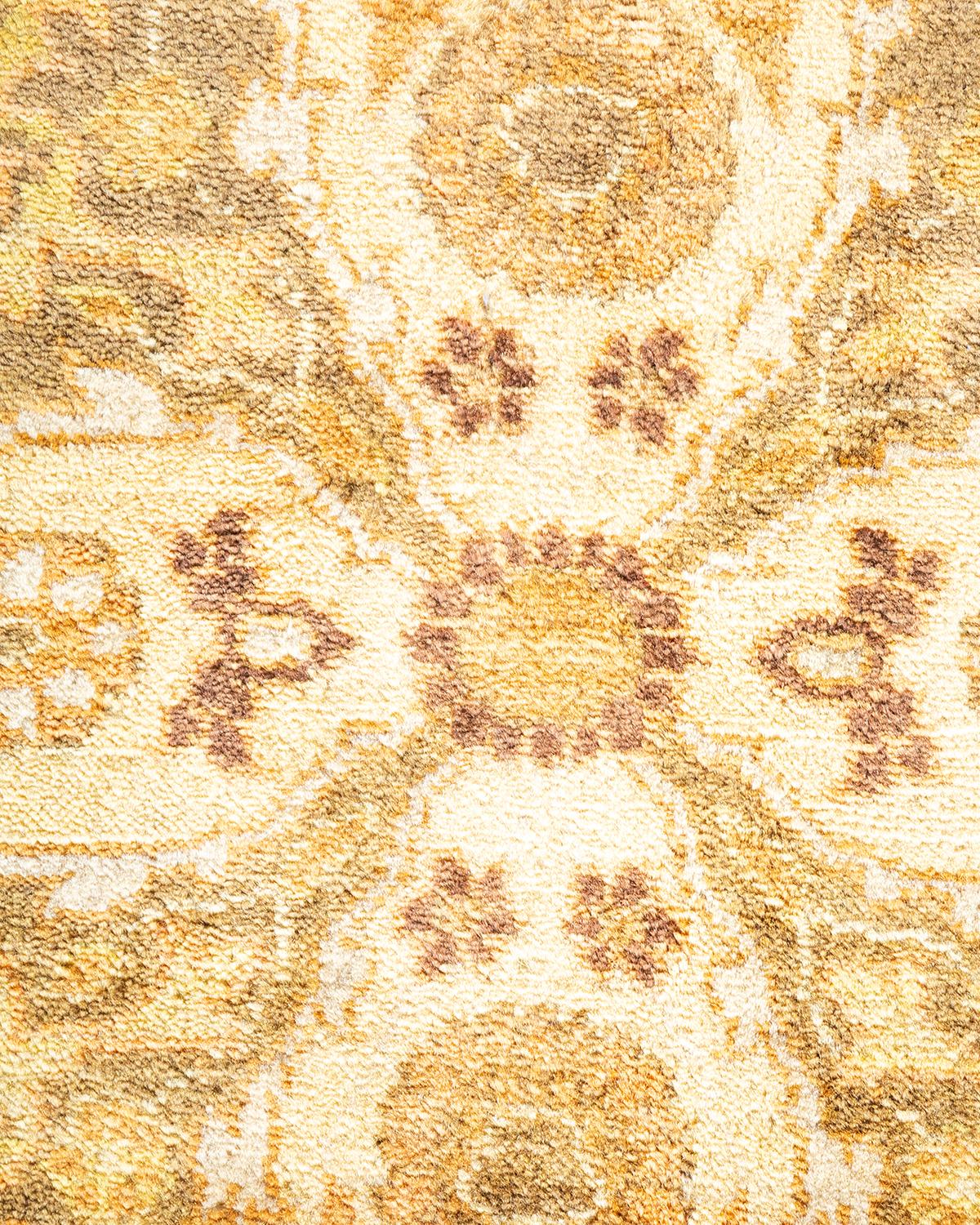 Pakistanais Tapis traditionnel vert moghol noué à la main, unique en son genre en vente