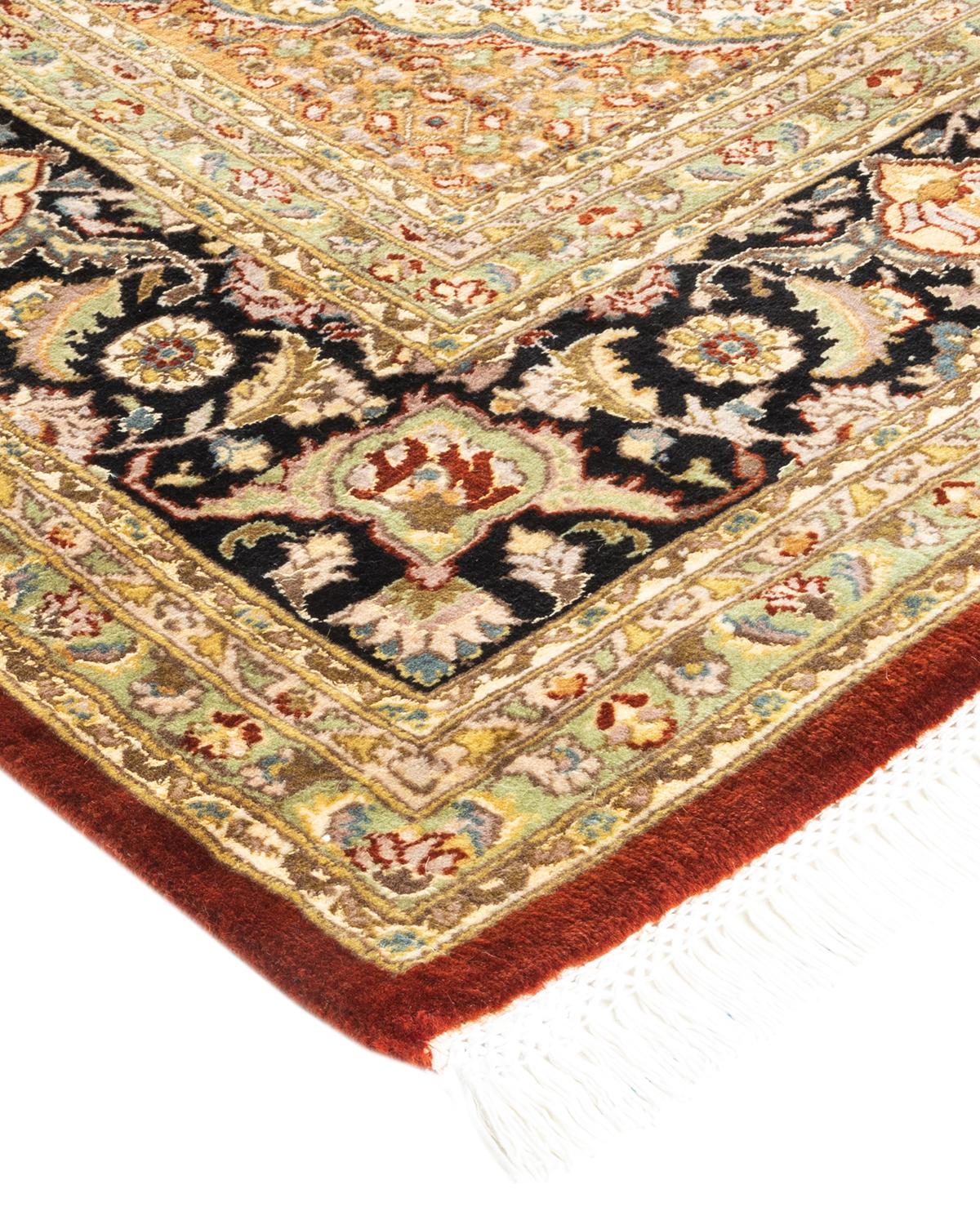 Avec leurs palettes discrètes et leurs motifs allover, les tapis de la collection Mogul apporteront une sophistication intemporelle à n'importe quelle pièce. Influencés par un éventail de motifs turcs, indiens et persans, les artisans qui tissent à