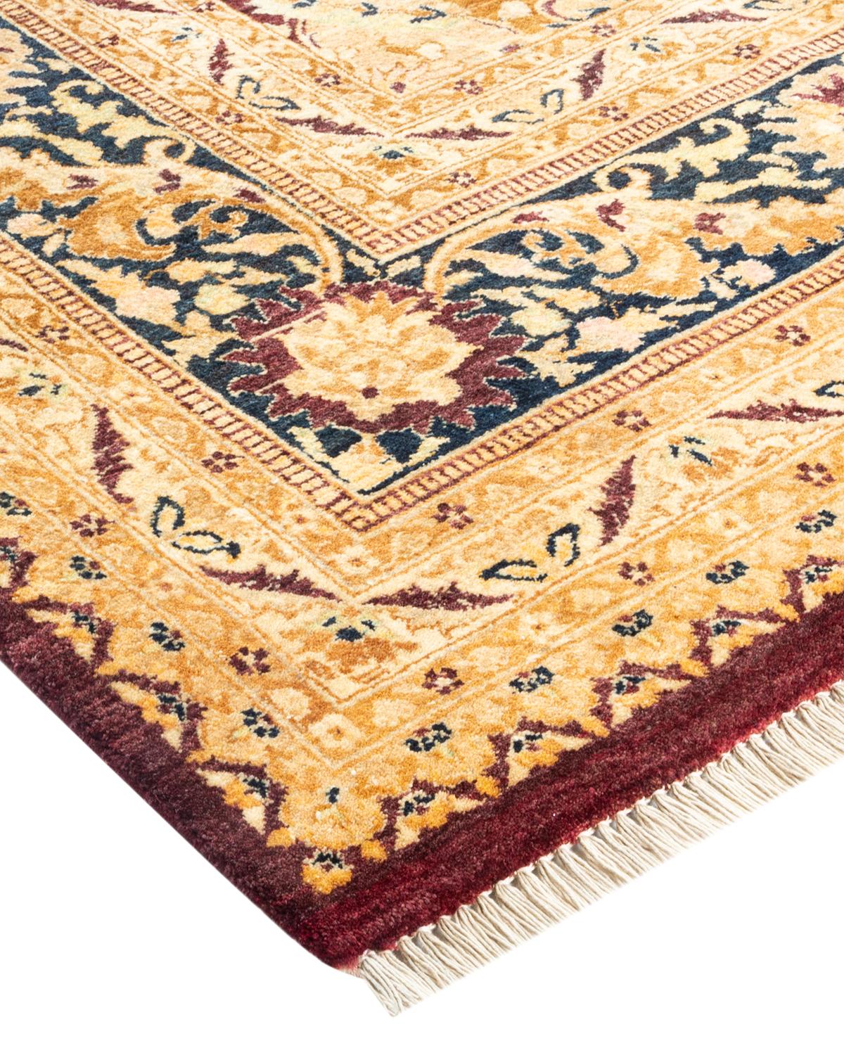 Avec leurs palettes discrètes et leurs motifs à l'envers, les tapis de la collection Mogul apporteront une sophistication intemporelle à n'importe quelle pièce. Influencés par un éventail de motifs turcs, indiens et persans, les artisans qui tissent
