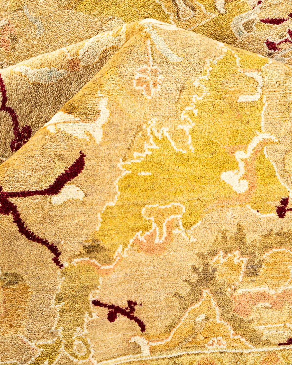 Tapis traditionnel Mogul jaune noué à la main unique, unique en son genre en vente 1
