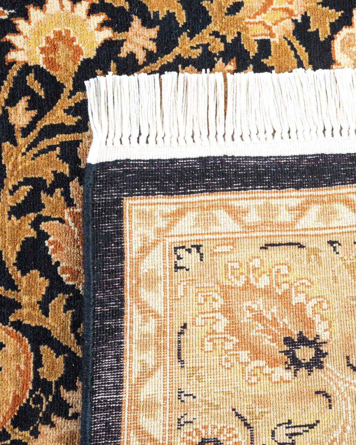 Handgeknpfter traditioneller orientalischer Mogul-Teppich in Schwarz, Unikat (21. Jahrhundert und zeitgenössisch) im Angebot