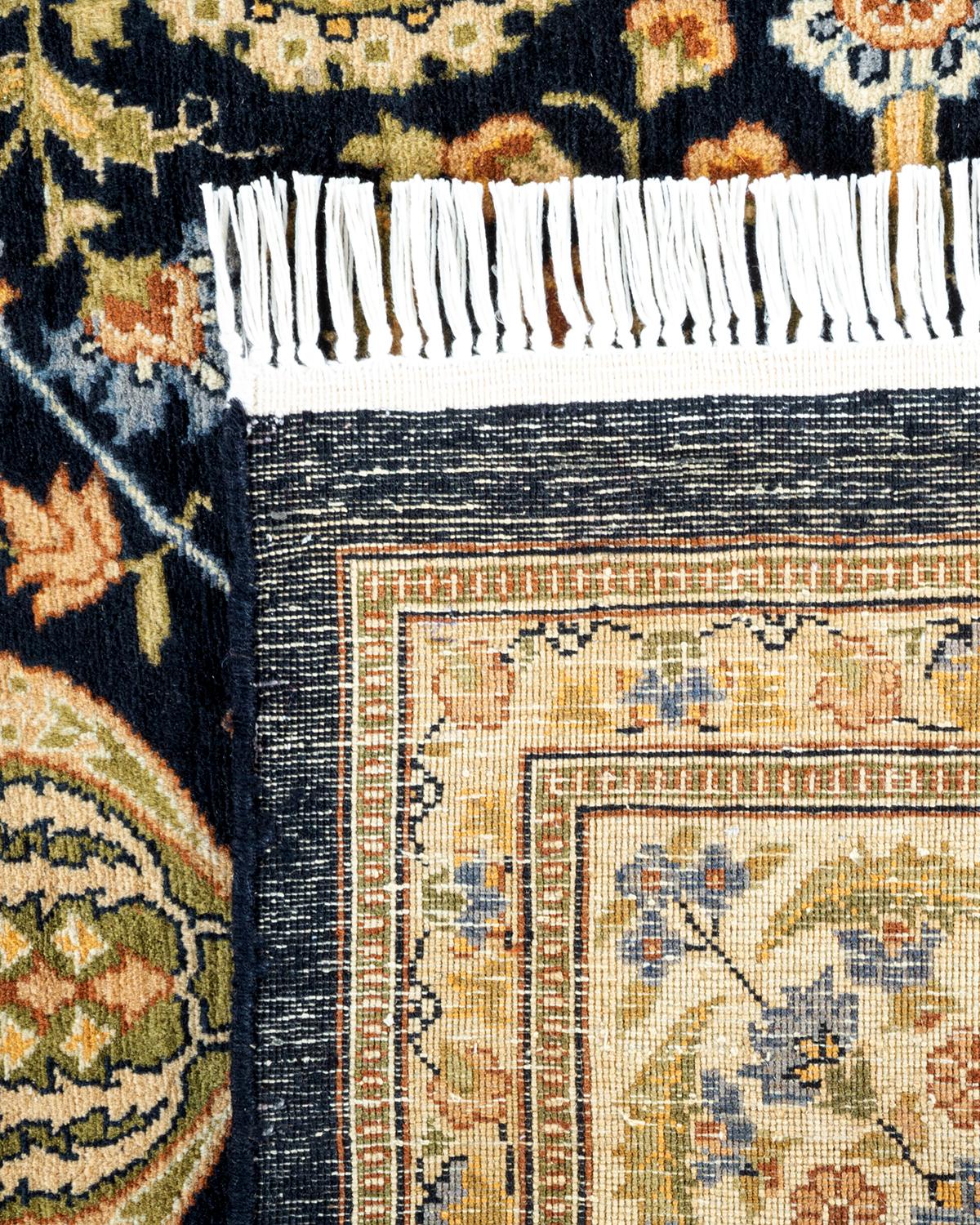 Alfombra única anudada a mano tradicional oriental Mogul negra Siglo XXI y contemporáneo en venta