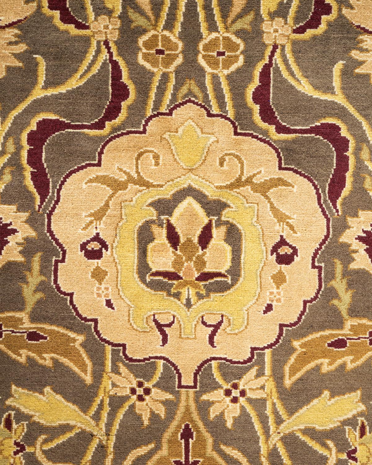 Einzigartiger handgeknpfter traditioneller Orientalischer Mogul-Teppich in Braun (Pakistanisch) im Angebot