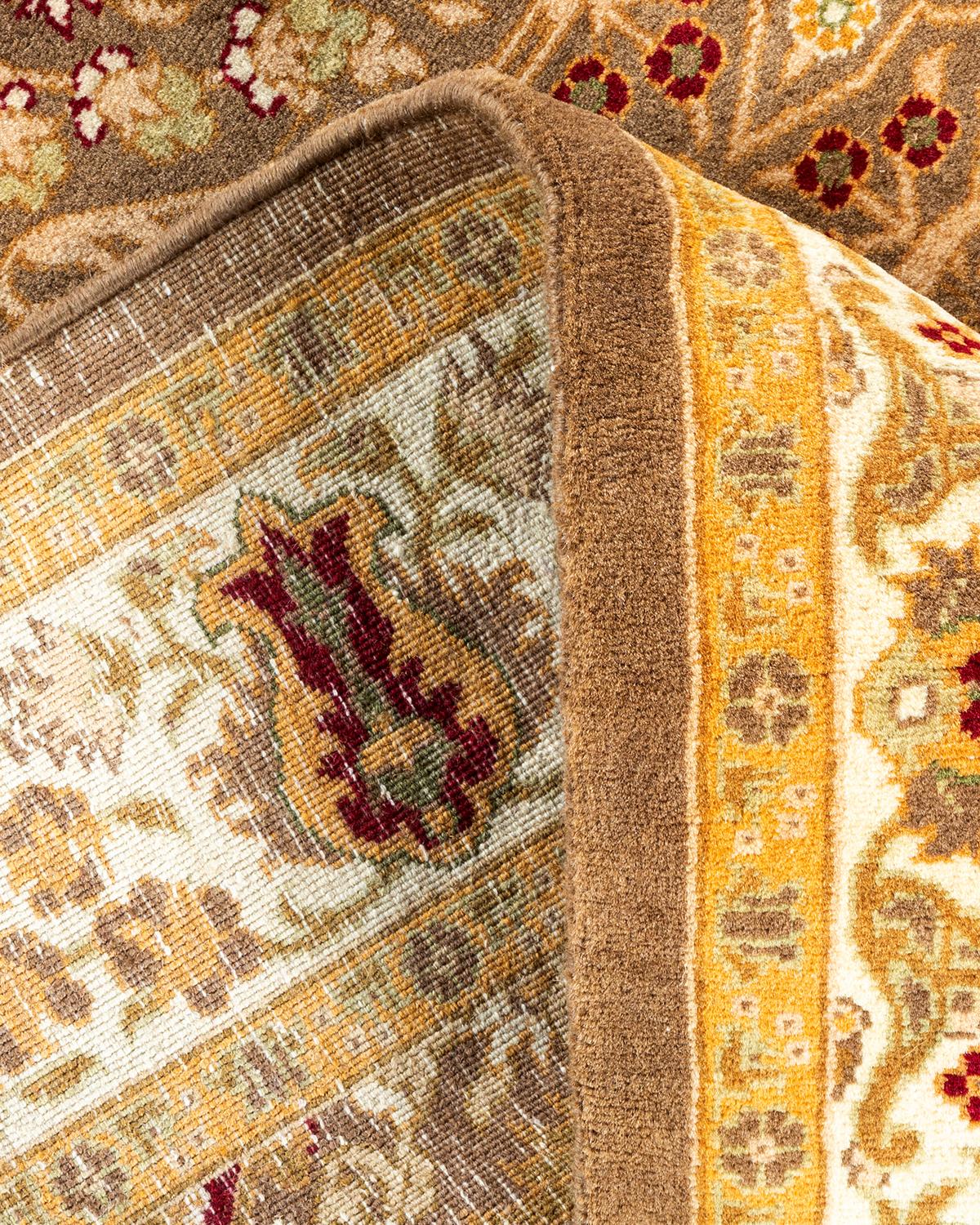 Einzigartiger handgeknpfter traditioneller Orientalischer Mogul-Teppich in Braun im Zustand „Neu“ im Angebot in Norwalk, CT