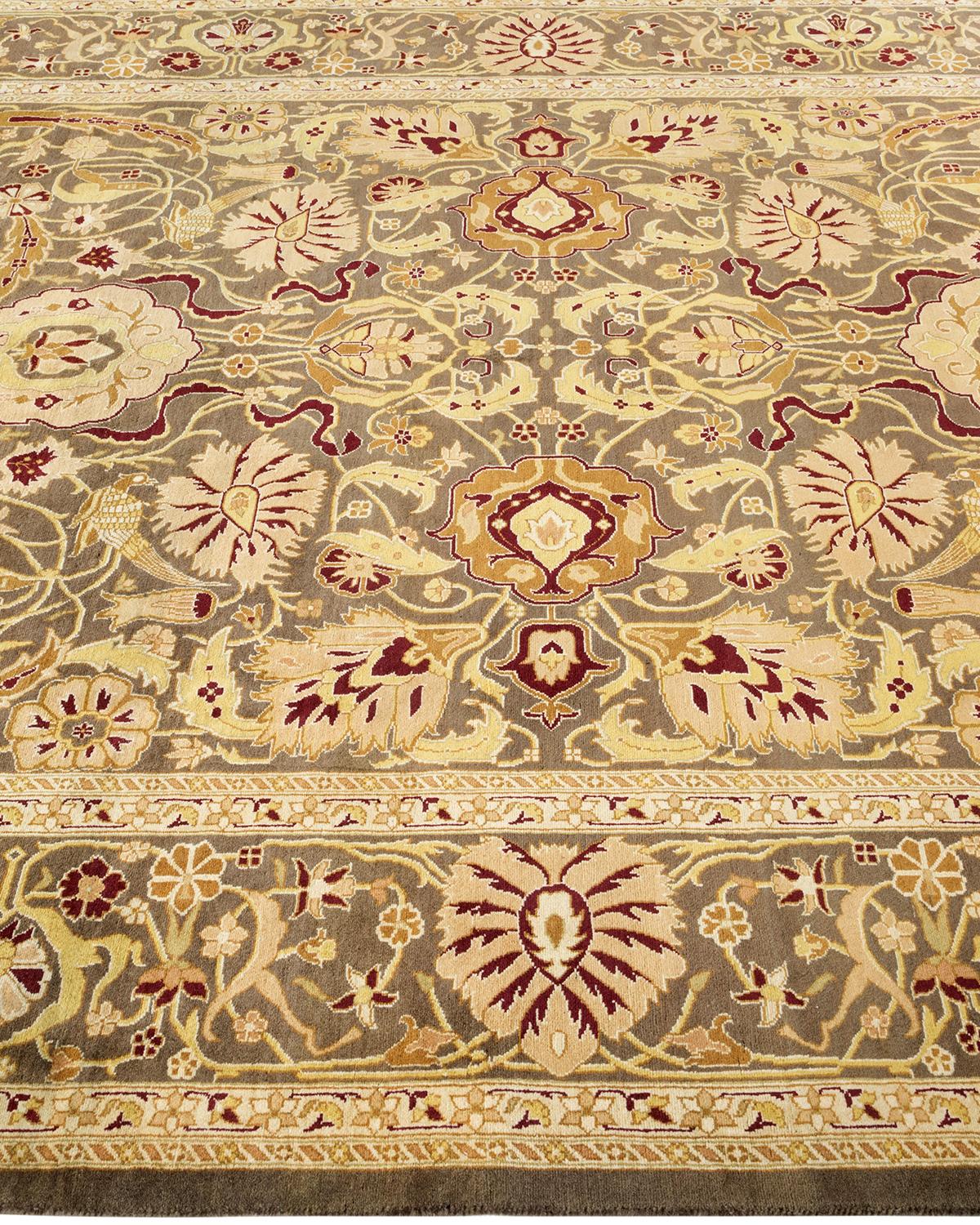 Einzigartiger handgeknpfter traditioneller Orientalischer Mogul-Teppich in Braun im Zustand „Neu“ im Angebot in Norwalk, CT