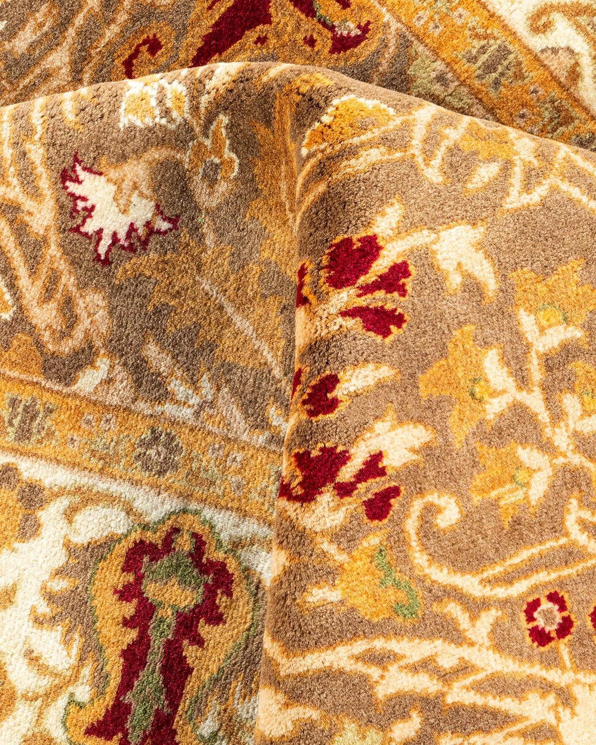 Einzigartiger handgeknpfter traditioneller Orientalischer Mogul-Teppich in Braun (21. Jahrhundert und zeitgenössisch) im Angebot