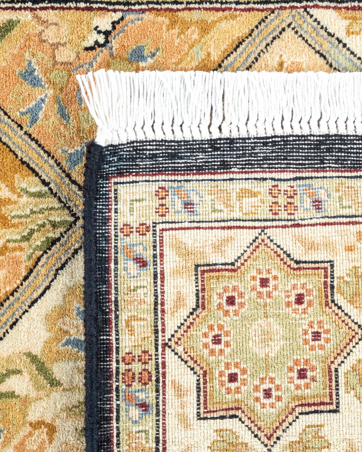 Einzigartiger handgeknpfter traditioneller Orientalischer Mogul-Teppich in Braun (21. Jahrhundert und zeitgenössisch) im Angebot