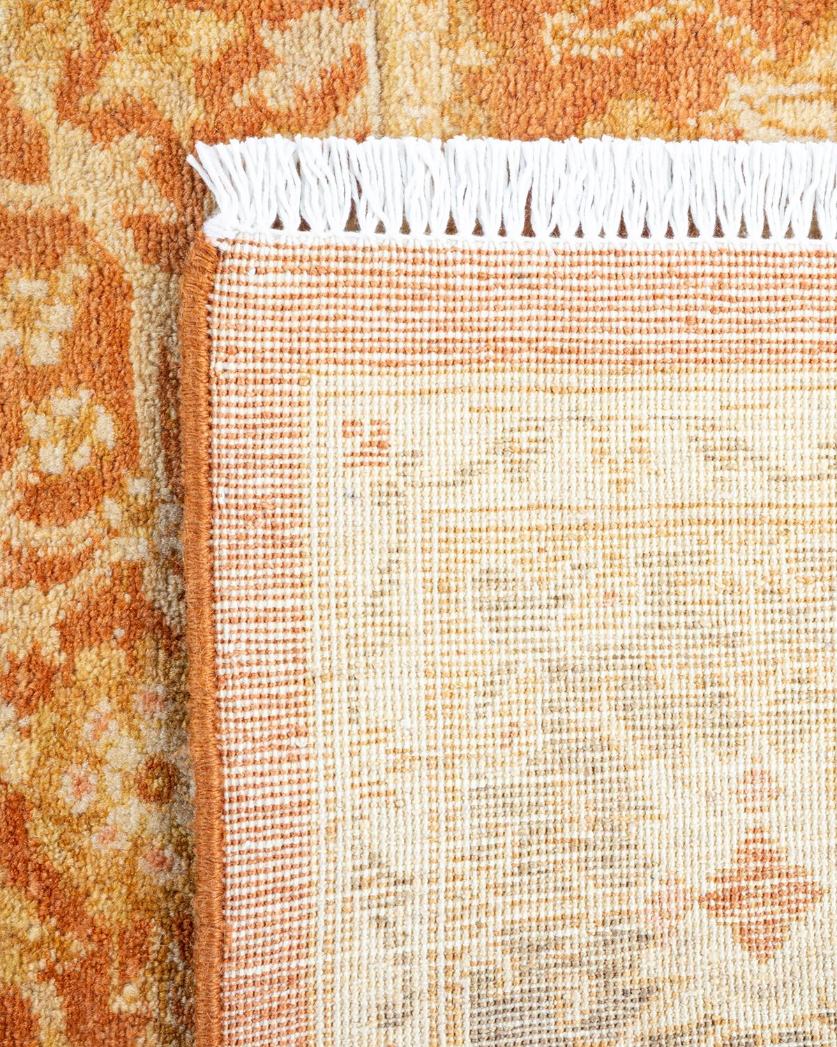 Einzigartiger handgeknüpfter traditioneller orientalischer Mogul-Teppich in Braun (21. Jahrhundert und zeitgenössisch) im Angebot