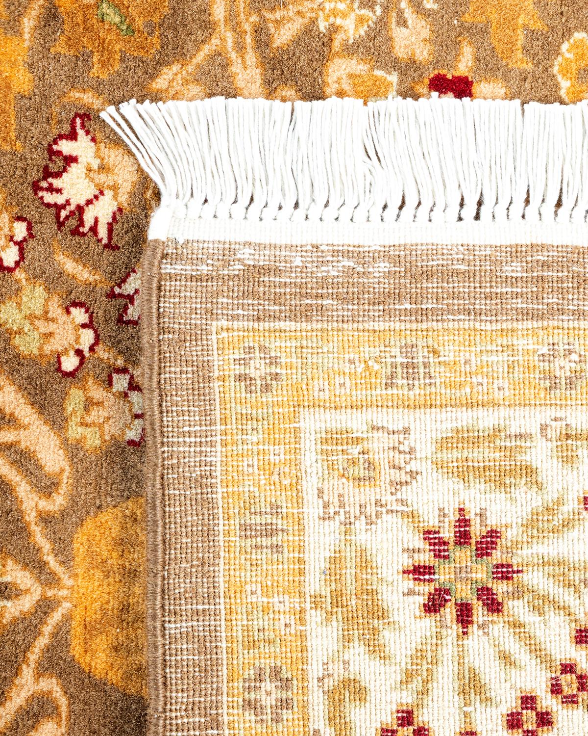 Einzigartiger handgeknpfter traditioneller Orientalischer Mogul-Teppich in Braun (Wolle) im Angebot