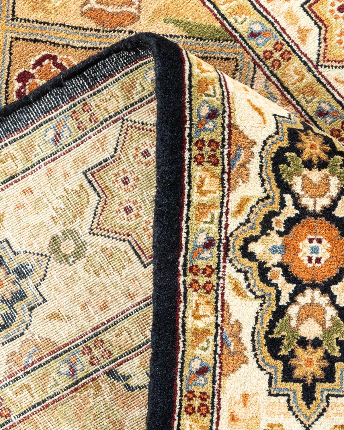 Einzigartiger handgeknpfter traditioneller Orientalischer Mogul-Teppich in Braun (Wolle) im Angebot